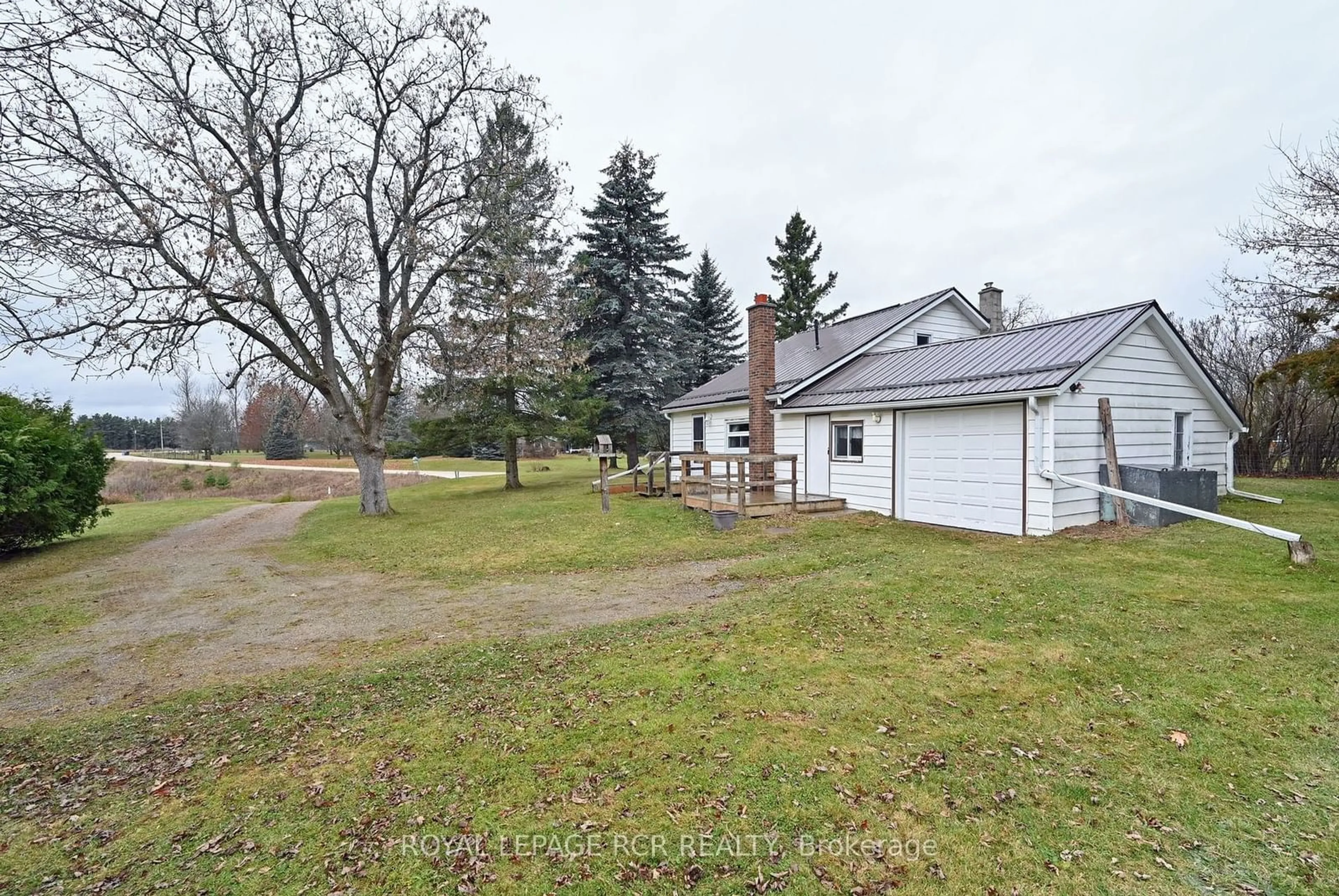 A pic from exterior of the house or condo, the fenced backyard for 994417 Mono Adjala Townline Rd, Adjala-Tosorontio Ontario L9W 2Z2