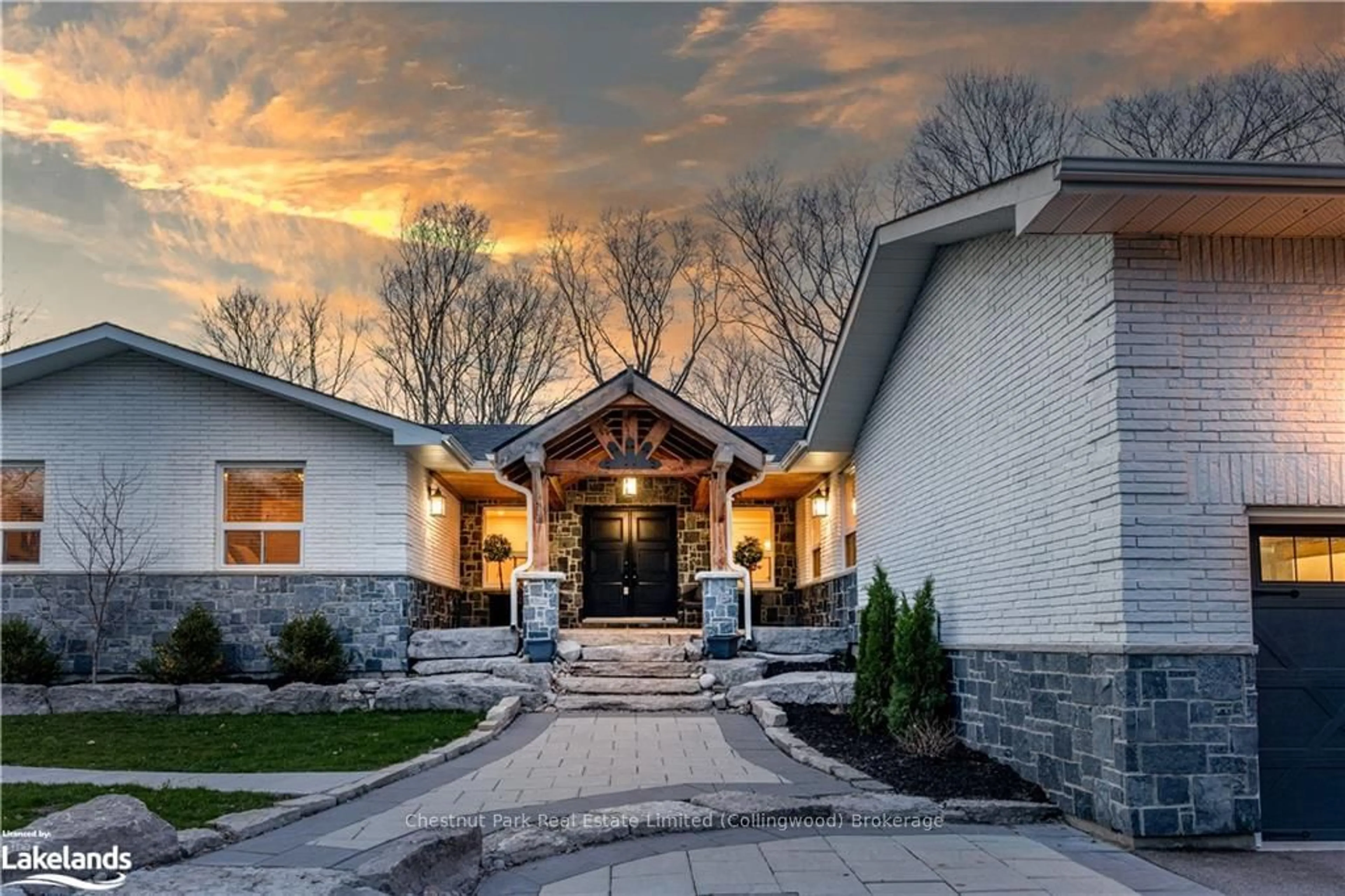 Indoor entryway, wood floors for 1814 QUANTZ Cres, Innisfil Ontario L9S 1X2