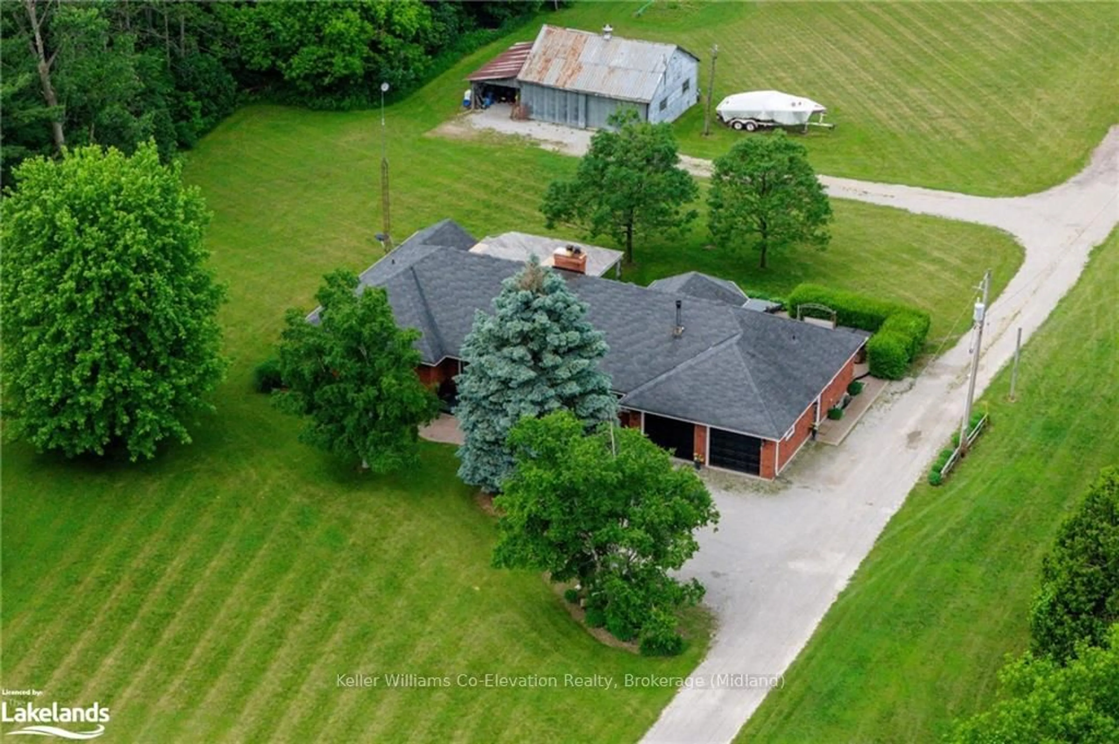 Frontside or backside of a home, cottage for 4060 10TH Sdrd, Bradford West Gwillimbury Ontario L3Z 3V2