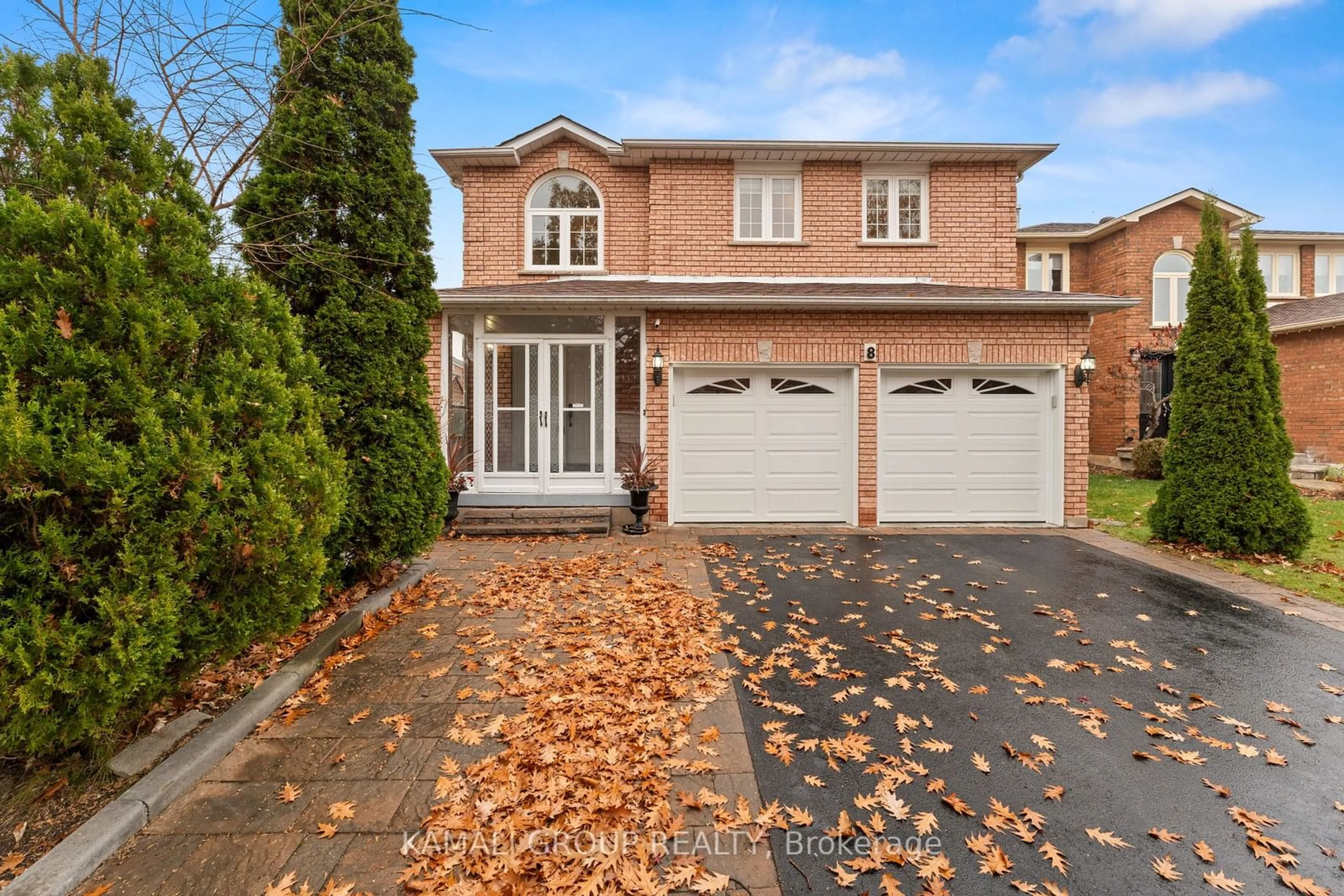 Home with brick exterior material for 8 Pandora Crt, Richmond Hill Ontario L4S 1J4