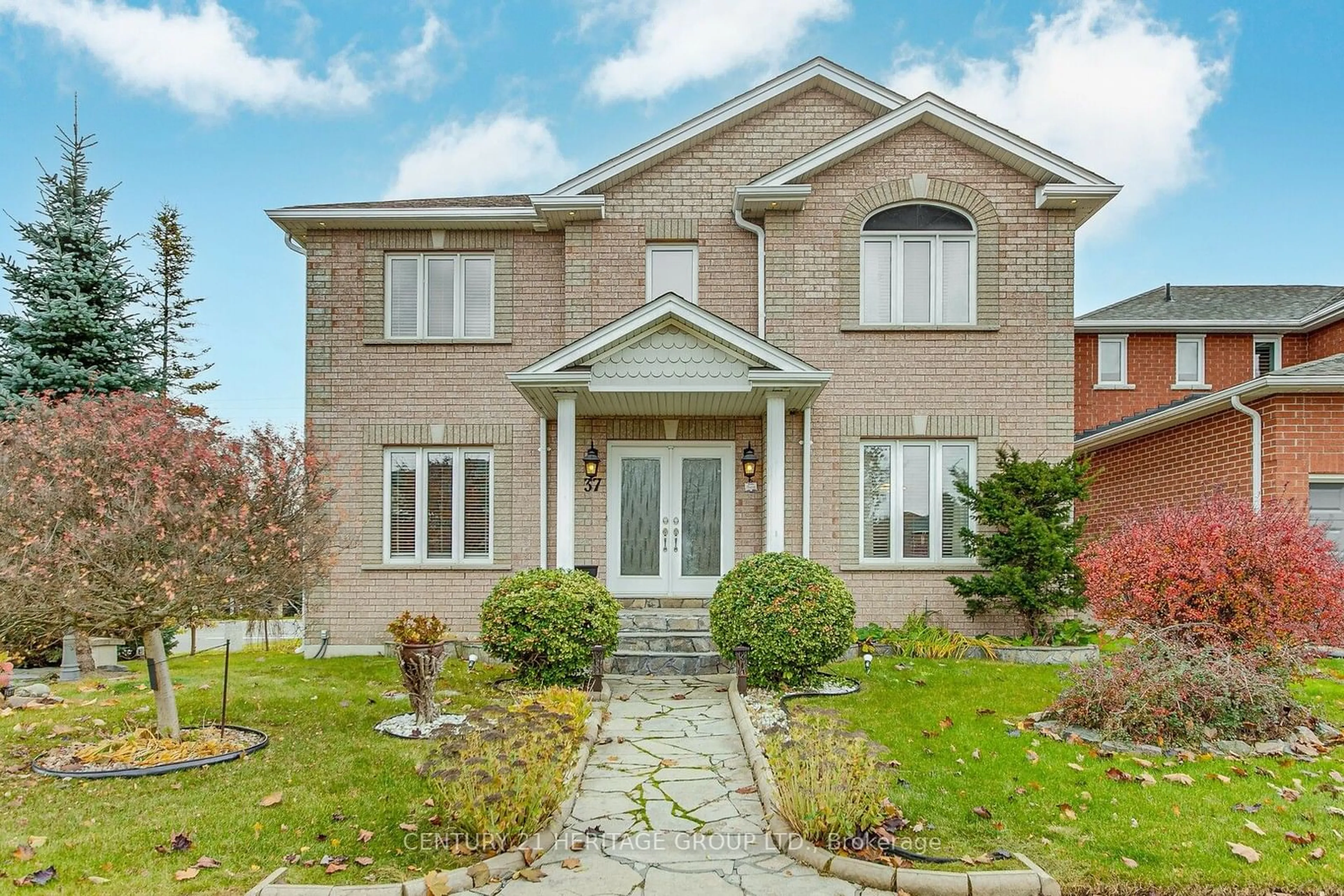 Home with brick exterior material for 37 Saint Ave, Bradford West Gwillimbury Ontario L3Z 3E6