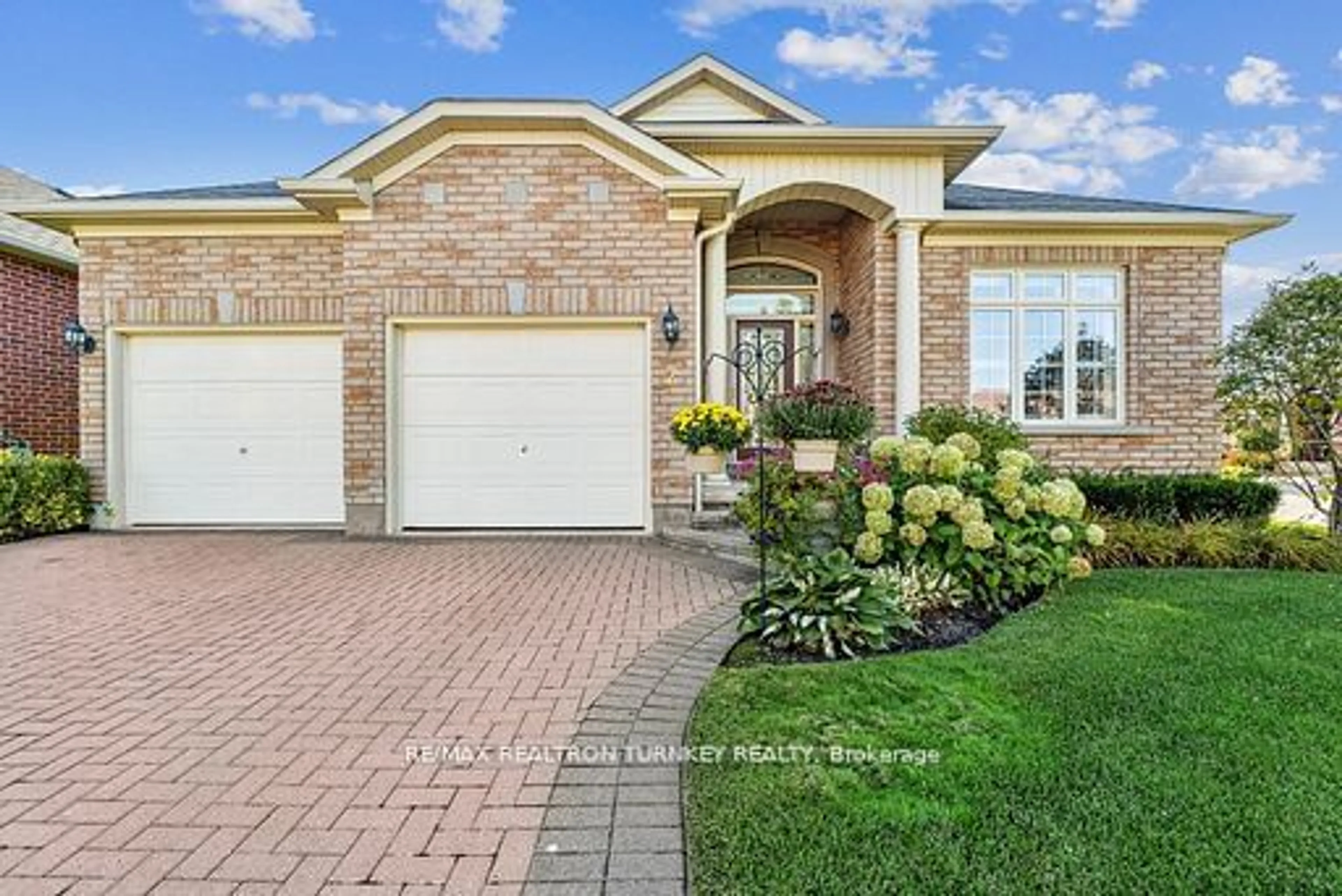 Home with brick exterior material for 2 Suggs Lane, Whitchurch-Stouffville Ontario L4A 0K6