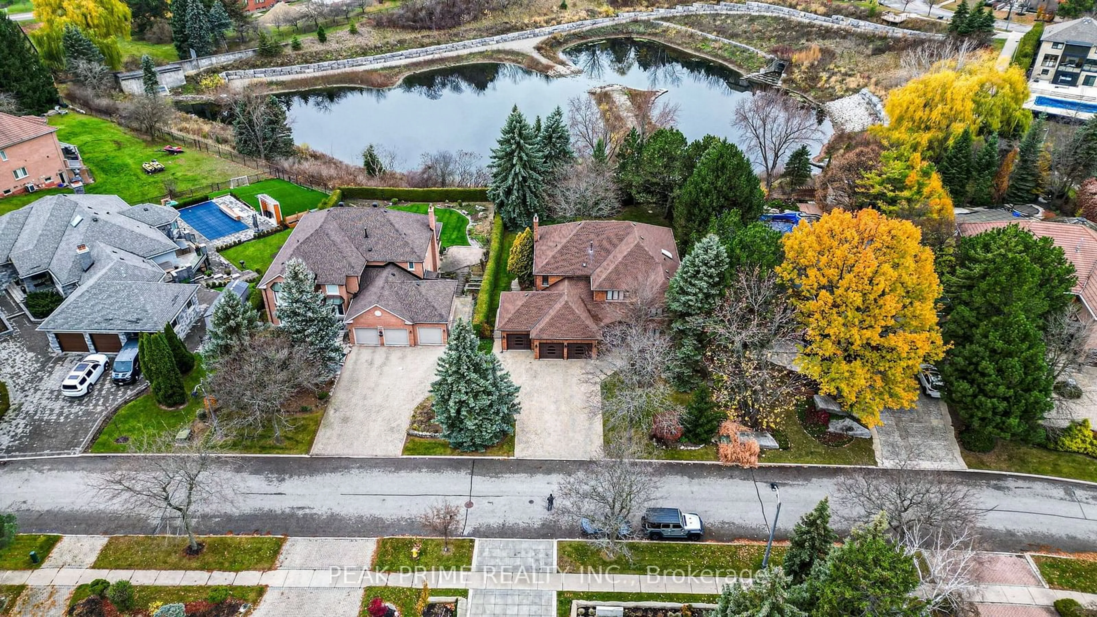 A pic from exterior of the house or condo, the fenced backyard for 120 Bell Harbour Pl, Vaughan Ontario L4L 6W7