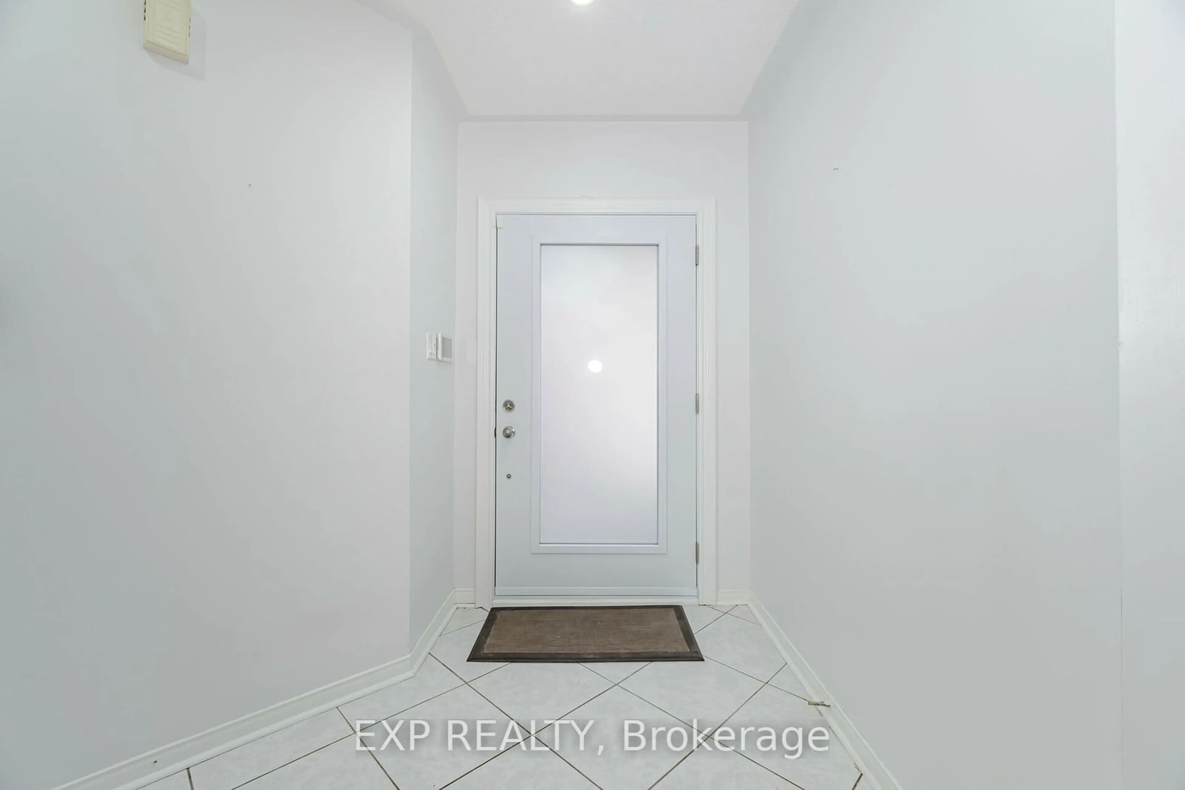 Indoor entryway, not visible floor for 7 Glenbury Dr, Vaughan Ontario L4J 7X5