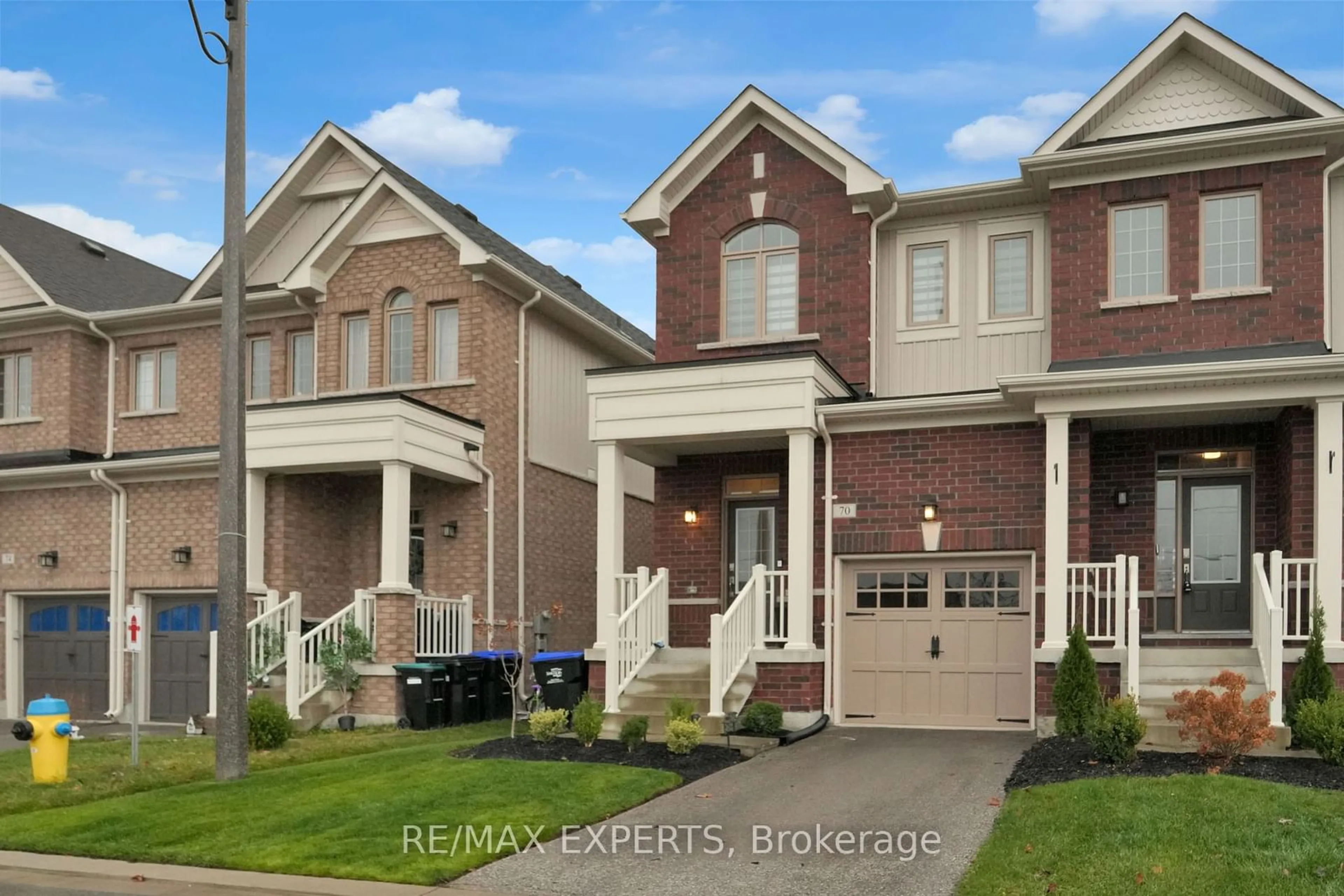 Frontside or backside of a home, the street view for 70 Clifford Cres, New Tecumseth Ontario L0G 1W0