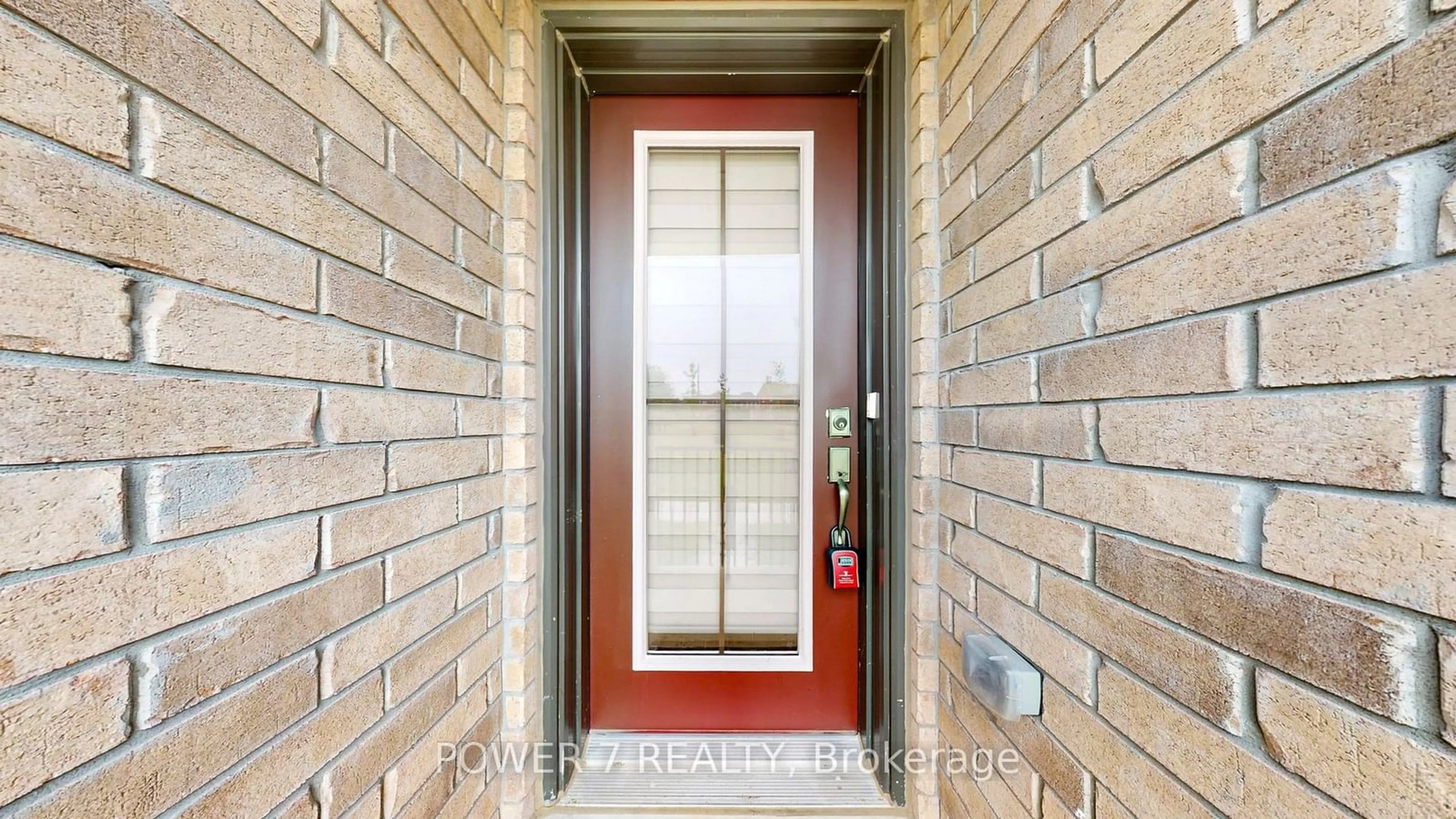 Indoor entryway, wood floors for 12 Cafaro Lane, Markham Ontario L6C 0Z2