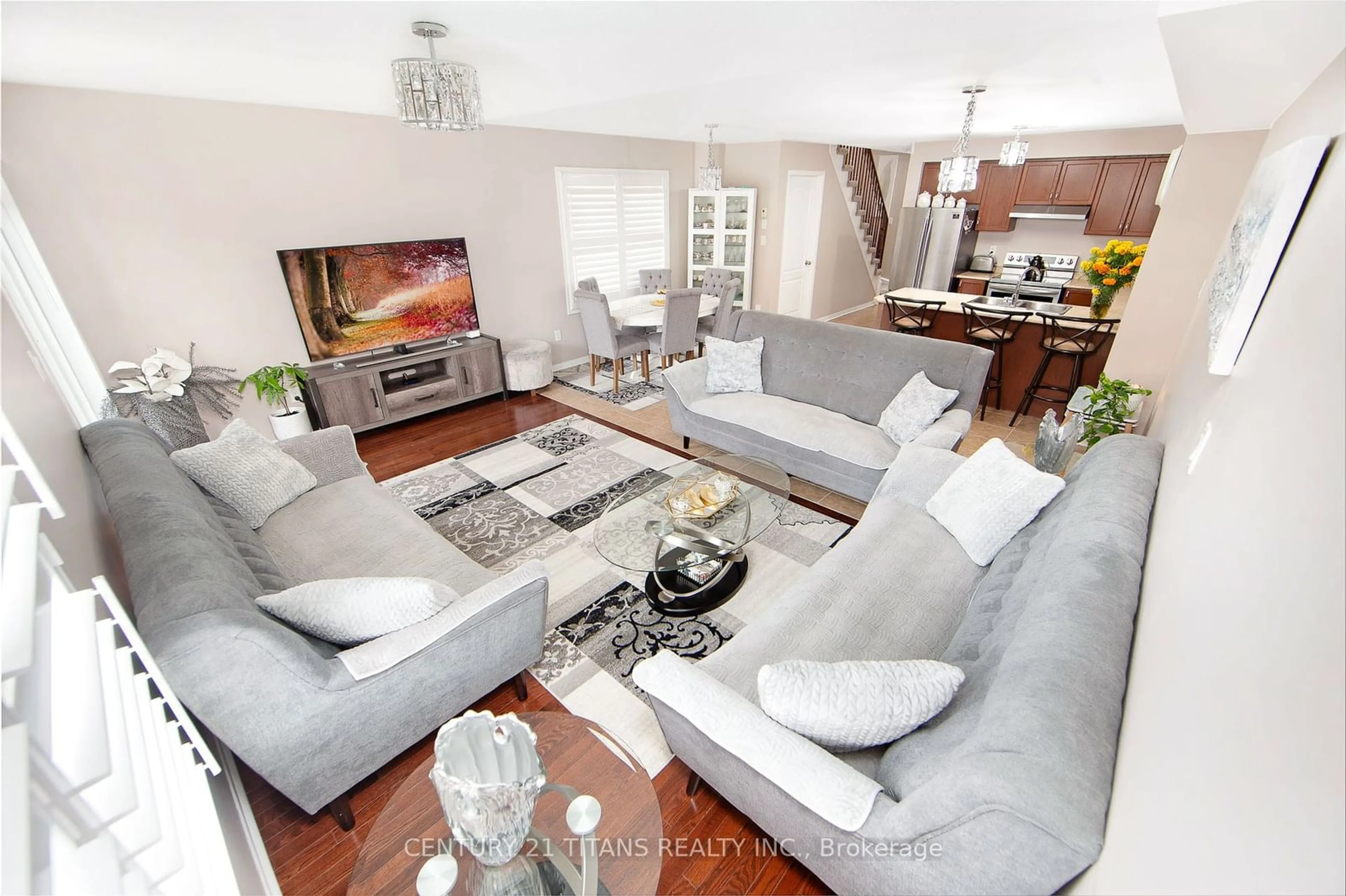 Living room, wood floors for 18 Meadowhawk Tr, Bradford West Gwillimbury Ontario L3Z 0E6