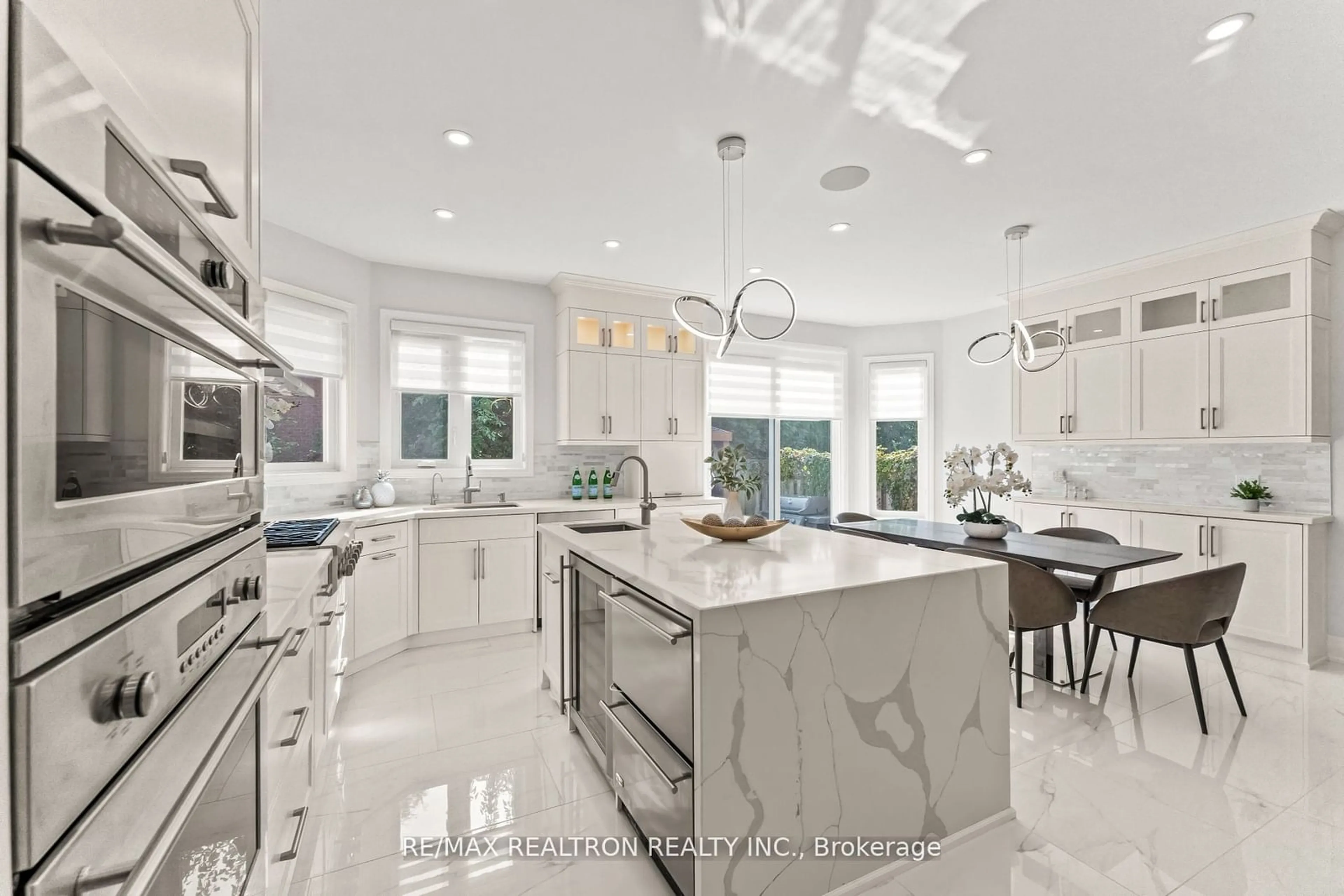 Contemporary kitchen, ceramic floors, mountain for 37 Oakhurst Dr, Vaughan Ontario L4J 7V3