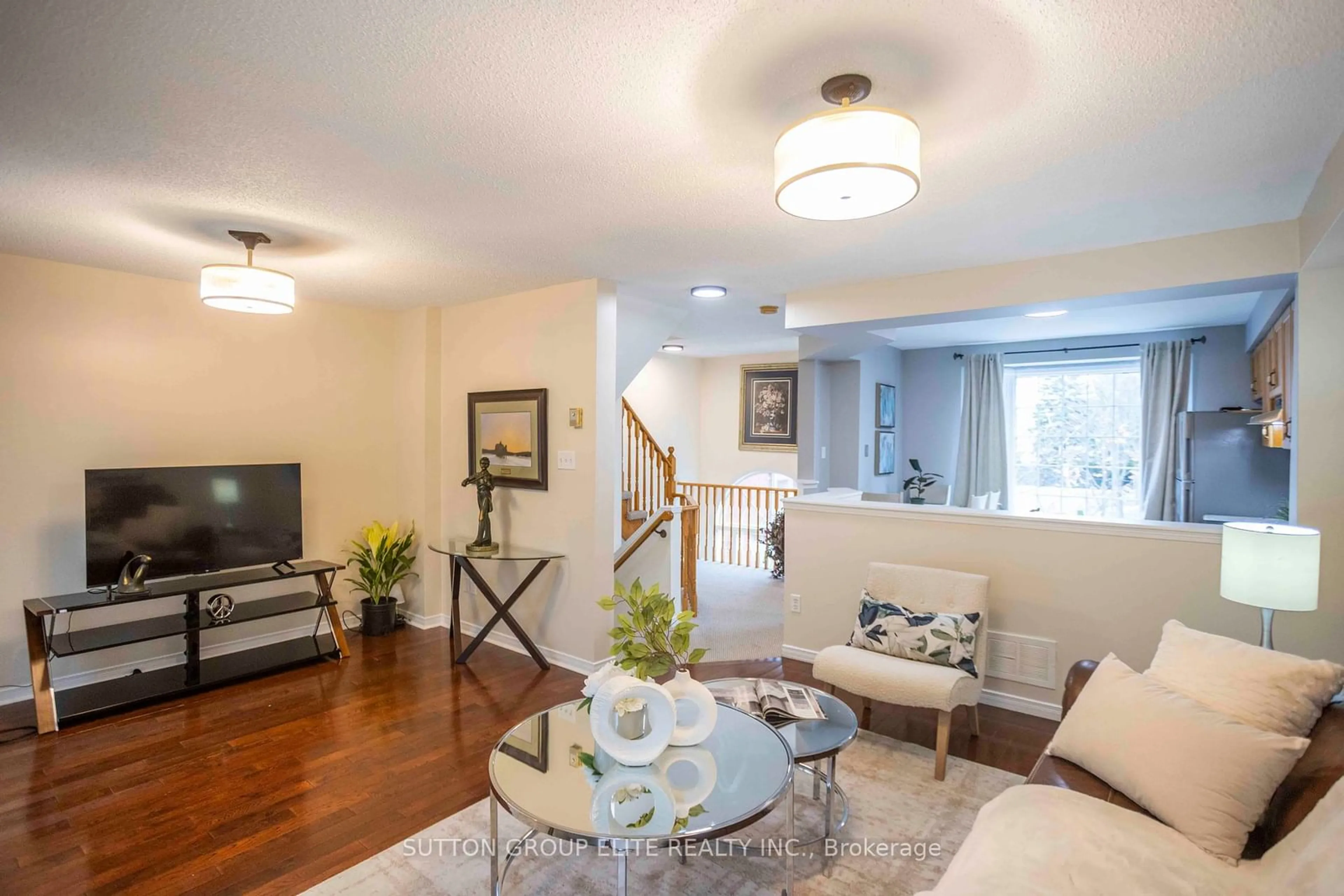 Living room, wood floors for 98 Mosaics Ave, Aurora Ontario L4G 7L5