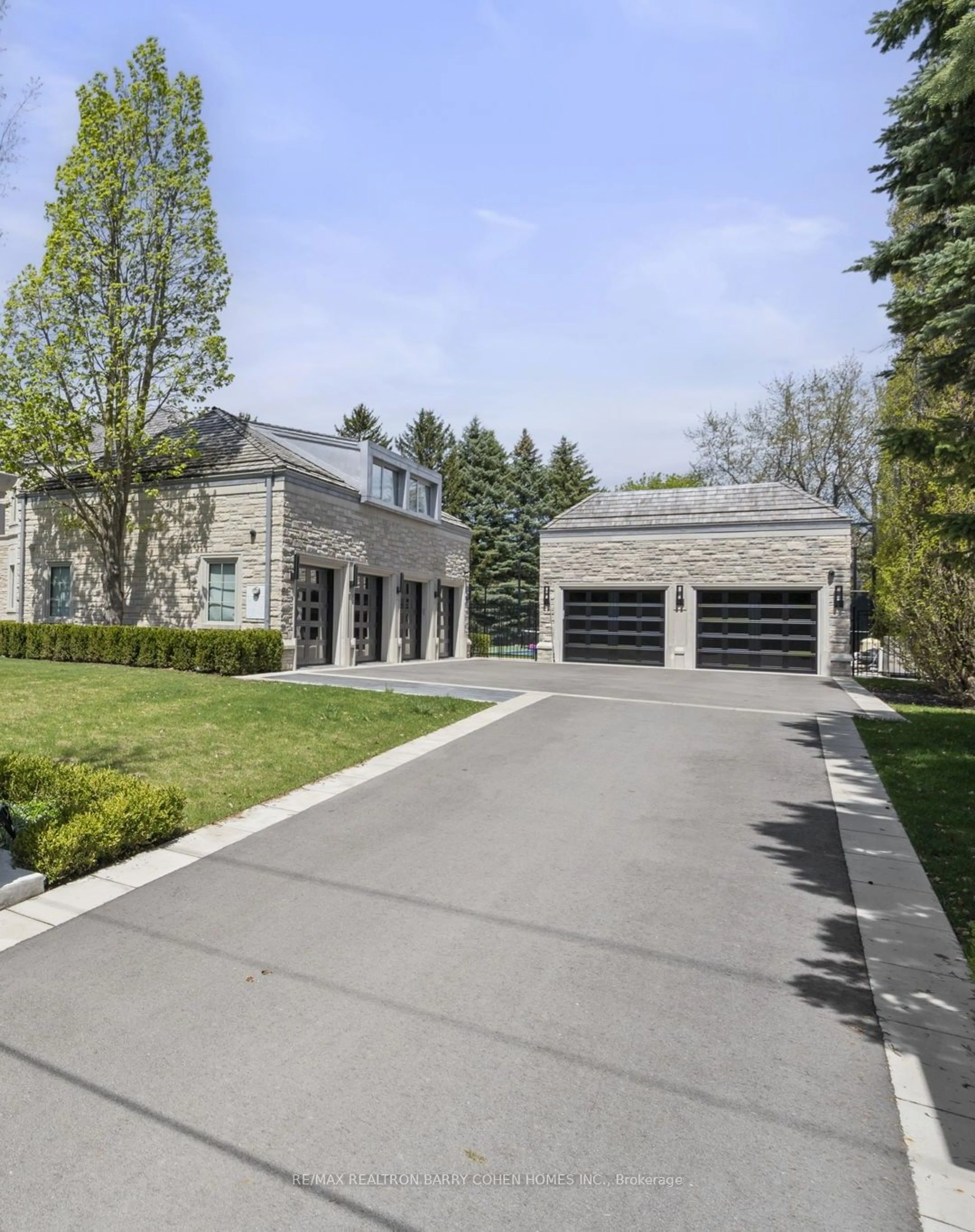 Indoor garage, cement floor for 186 Pine Valley Cres, Vaughan Ontario L4L 2W5