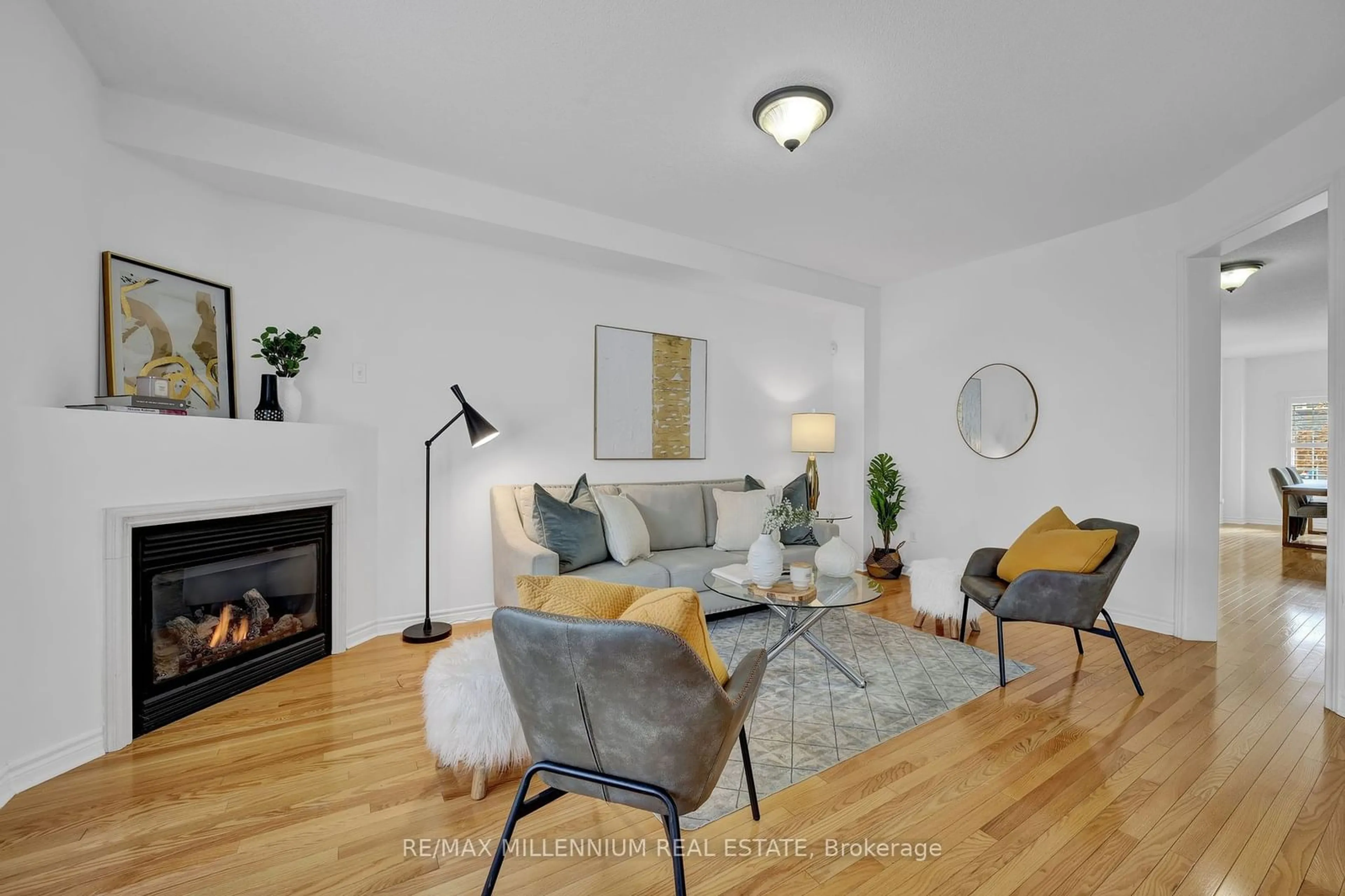 Living room, wood floors for 47 Jonas Millway, Whitchurch-Stouffville Ontario L4A 0M4