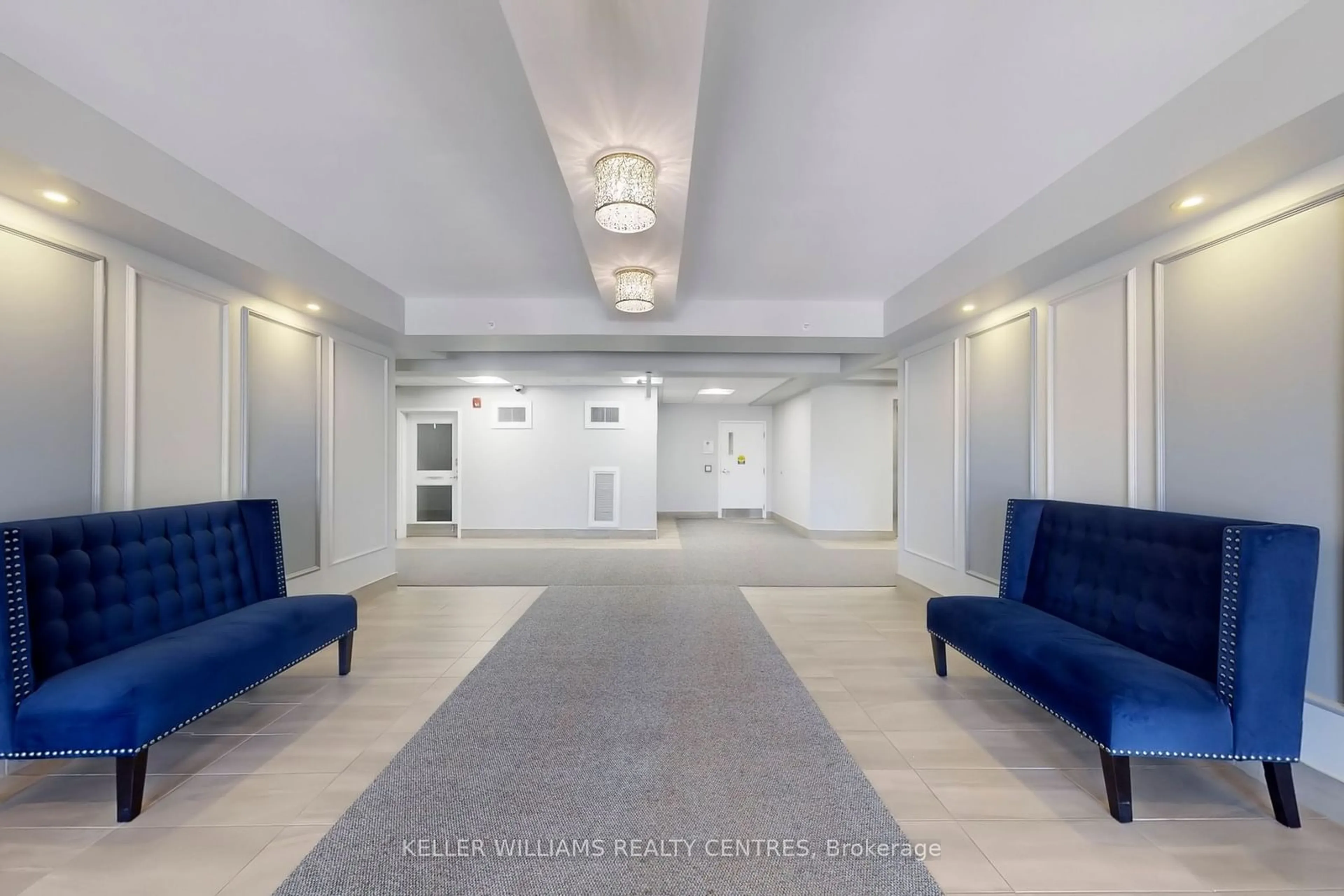 Indoor lobby, carpet floors for 481 Rupert Ave #222, Whitchurch-Stouffville Ontario L4A 1Y7