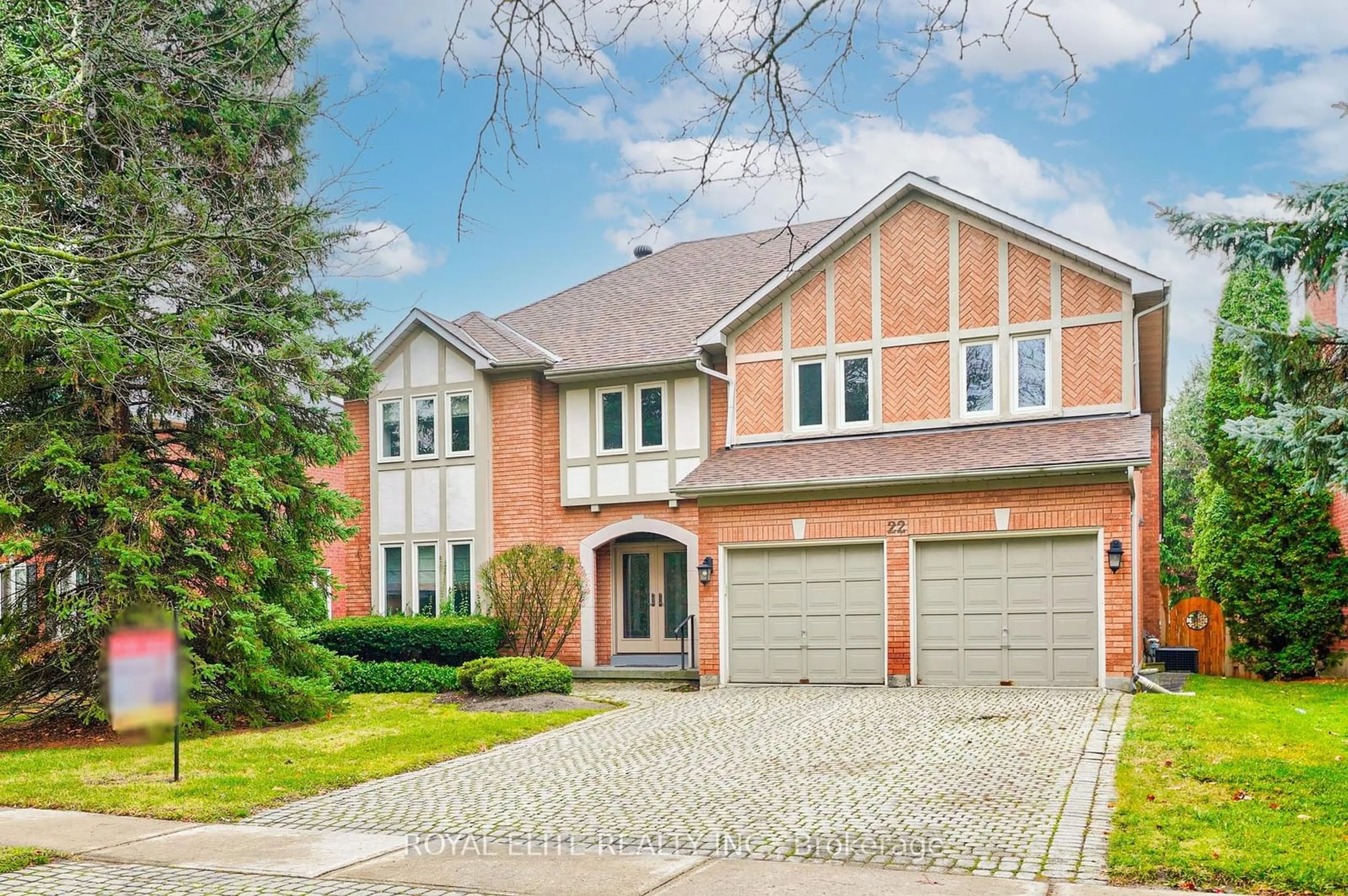 Home with brick exterior material for 22 Montclair Rd, Richmond Hill Ontario L4B 2T3