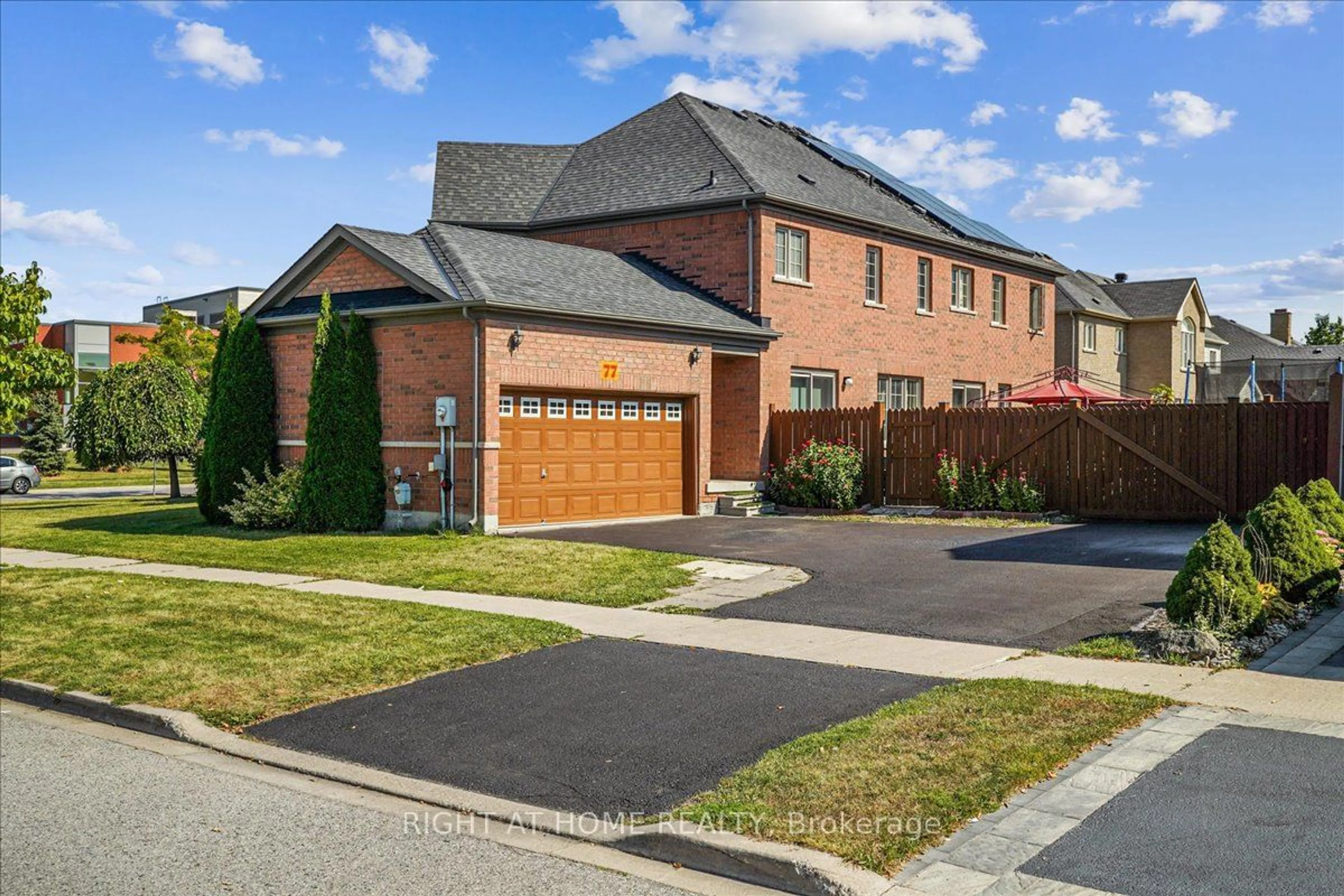 Home with brick exterior material for 77 West Park Ave, Bradford West Gwillimbury Ontario L3Z 0A7