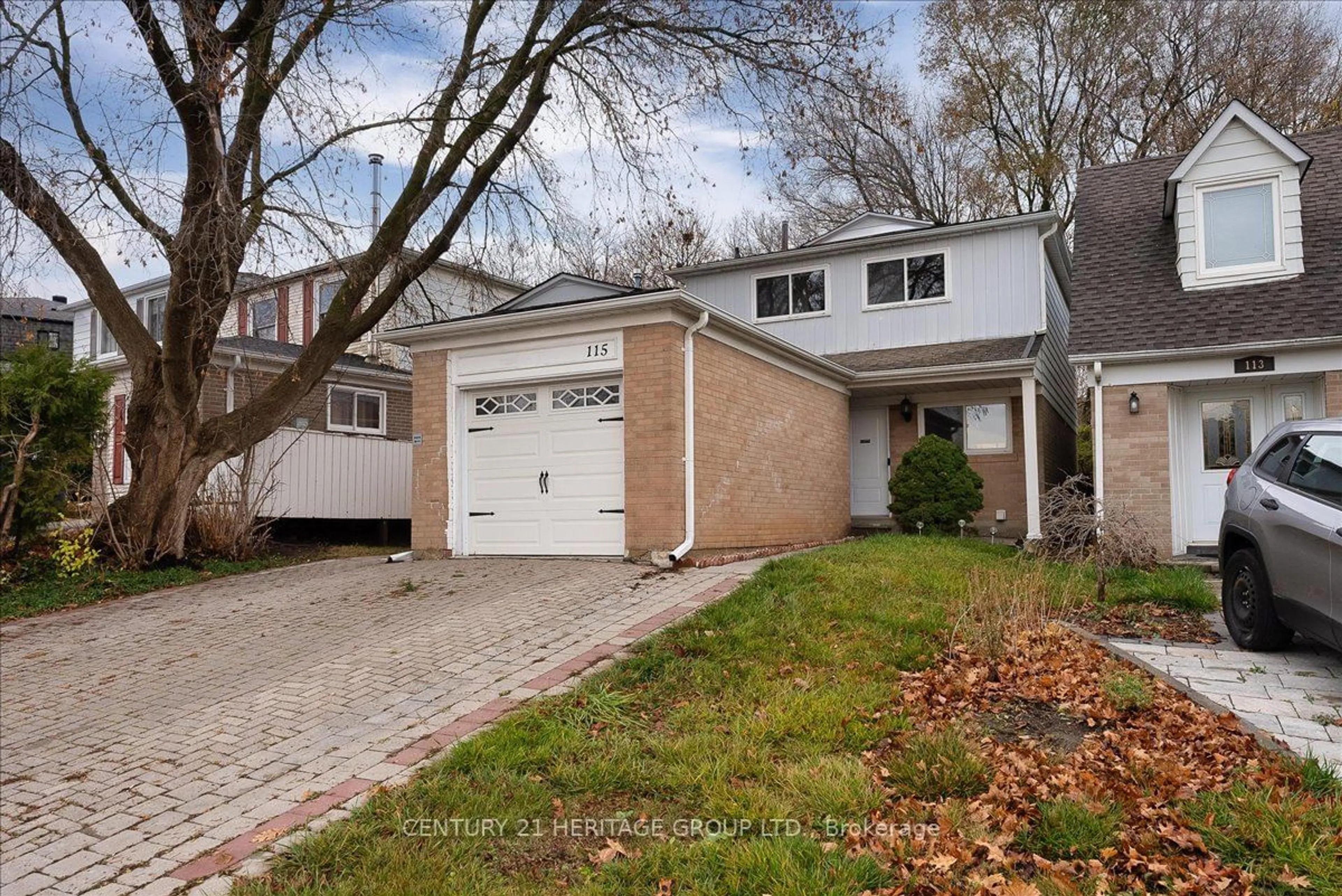 A pic from exterior of the house or condo, the street view for 115 Huron Heights Dr, Newmarket Ontario L3Y 3J8