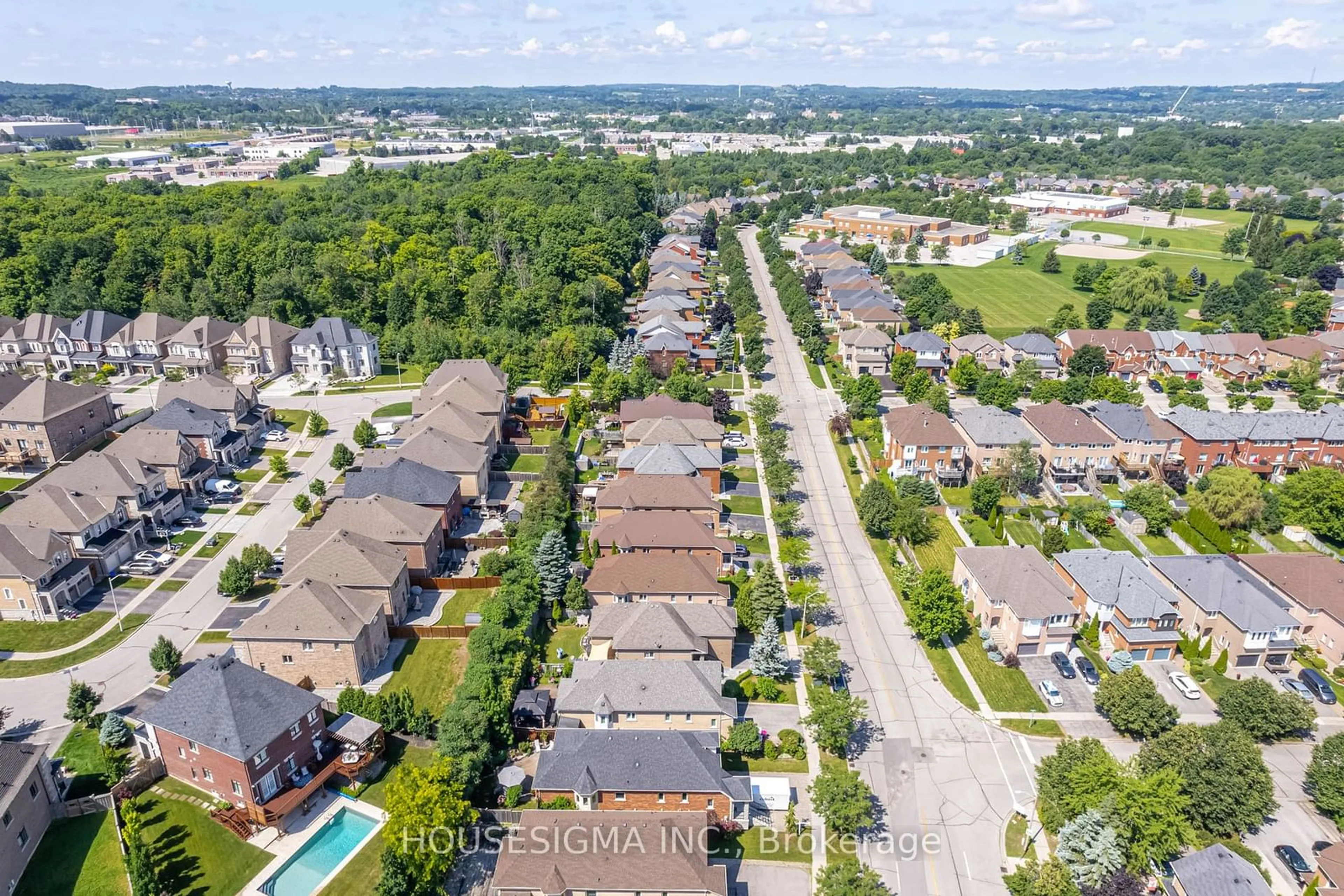 Frontside or backside of a home, the street view for 512 Stone Rd, Aurora Ontario L4G 6Z7