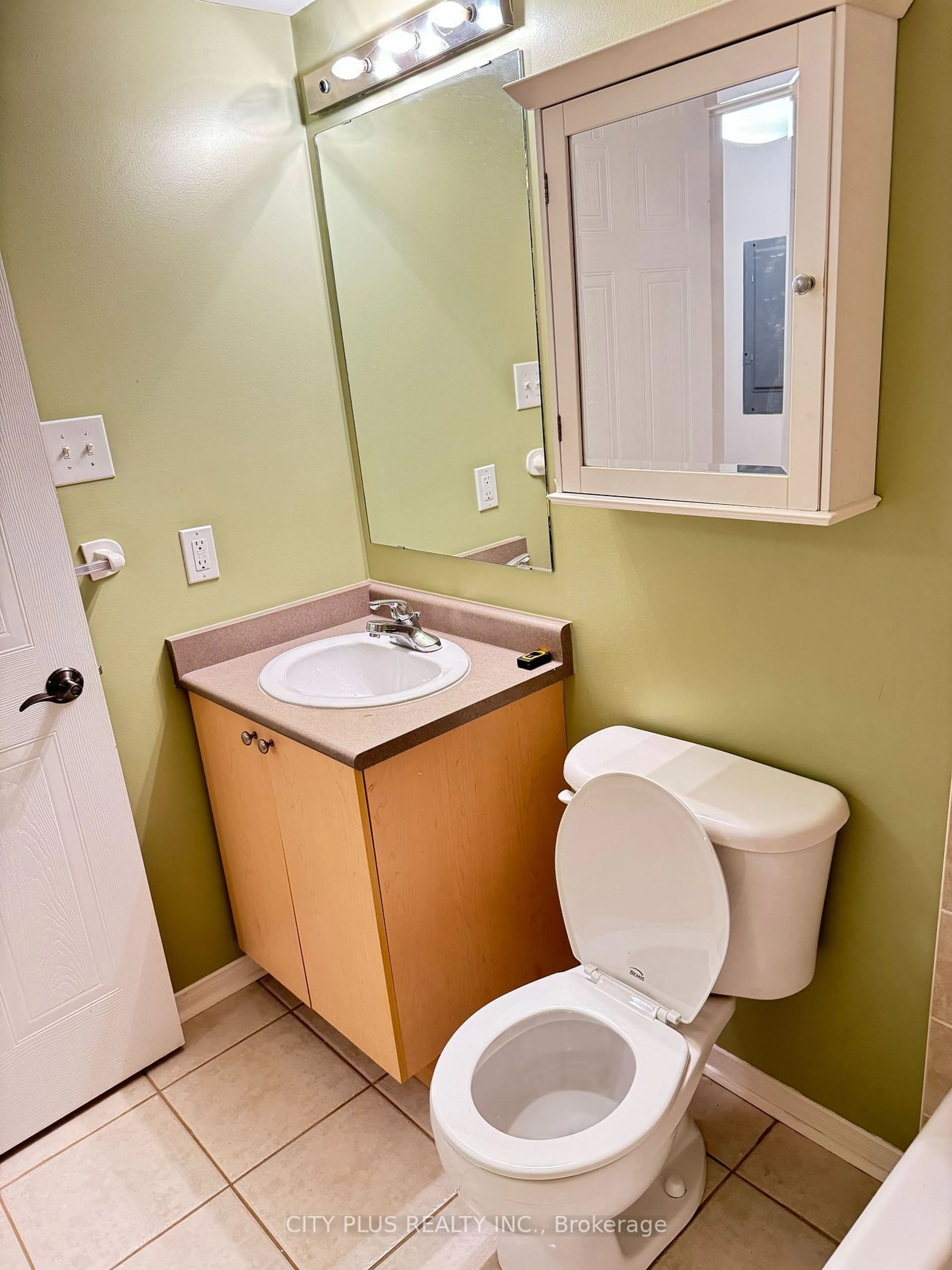 Standard bathroom, not visible floor for 160 Chancery Rd #21, Markham Ontario L6E 0B9