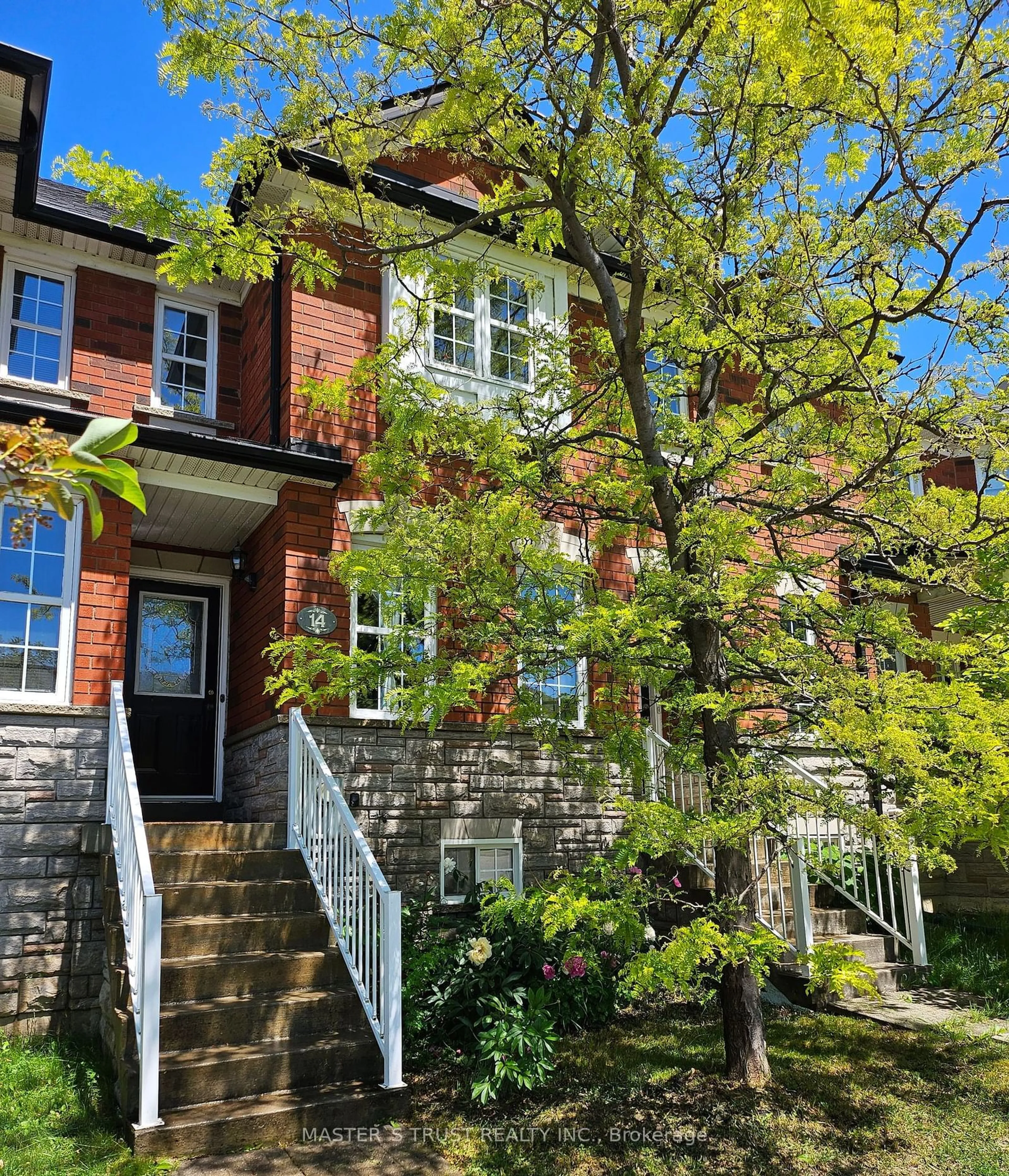 A pic from exterior of the house or condo, cottage for 14 Bantry Ave, Richmond Hill Ontario L4B 4J4