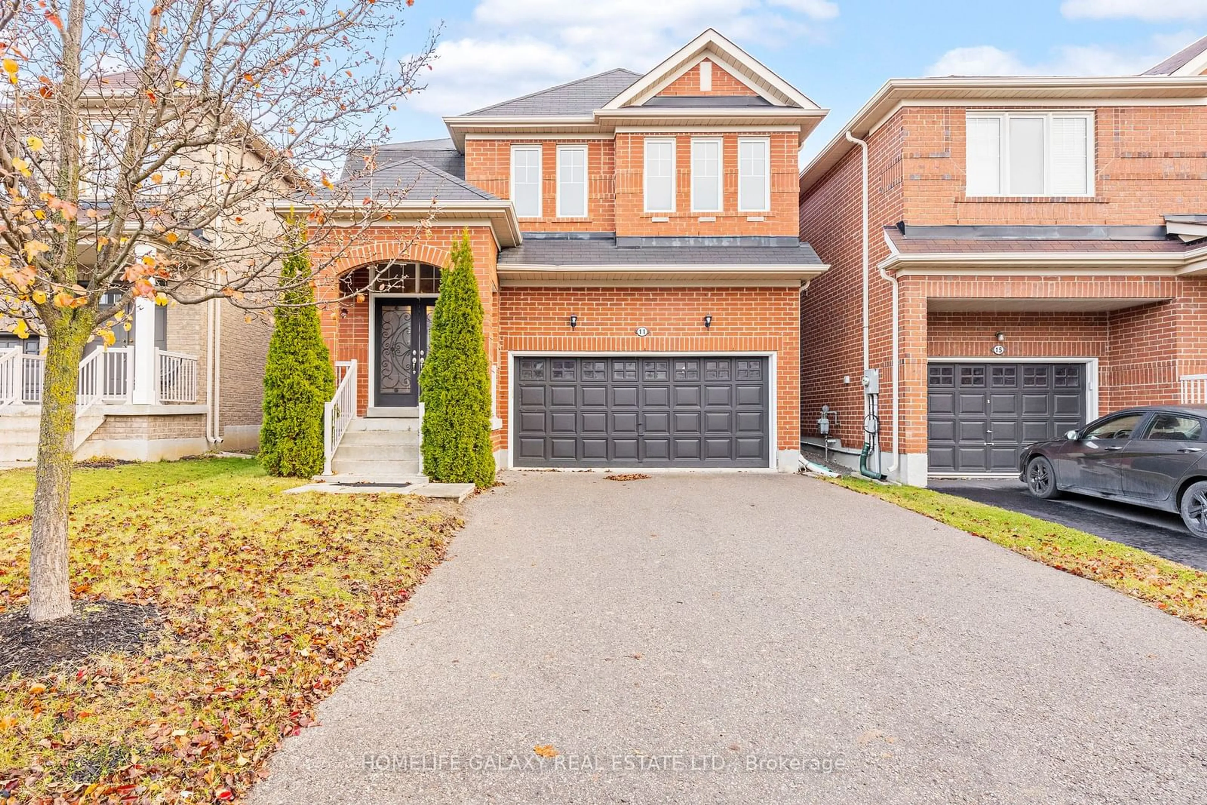 Home with brick exterior material for 11 Chambersburg Way, Whitchurch-Stouffville Ontario L4A 0X9