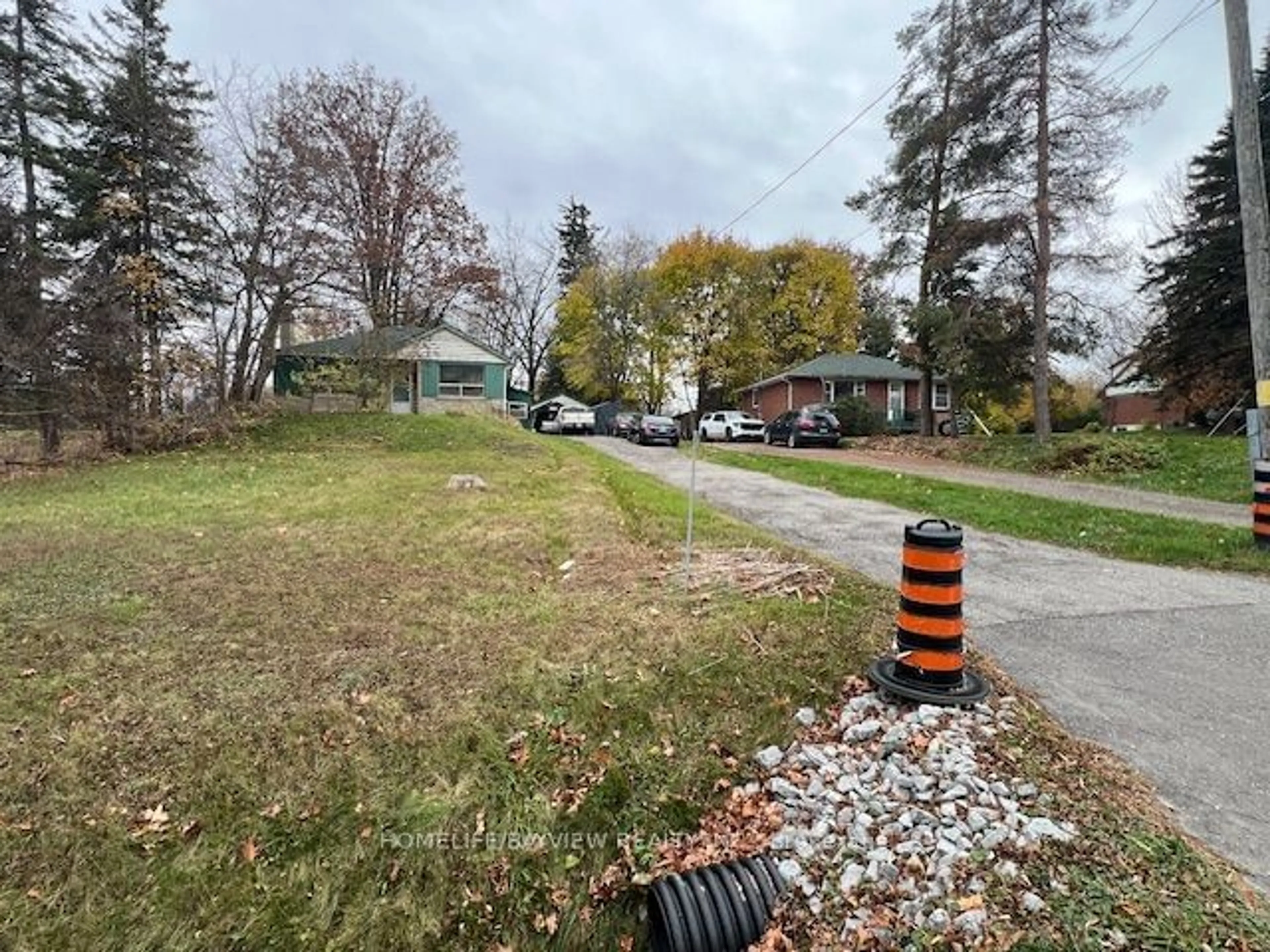 Frontside or backside of a home, the street view for 6459 King Rd, King Ontario L0G 1N0