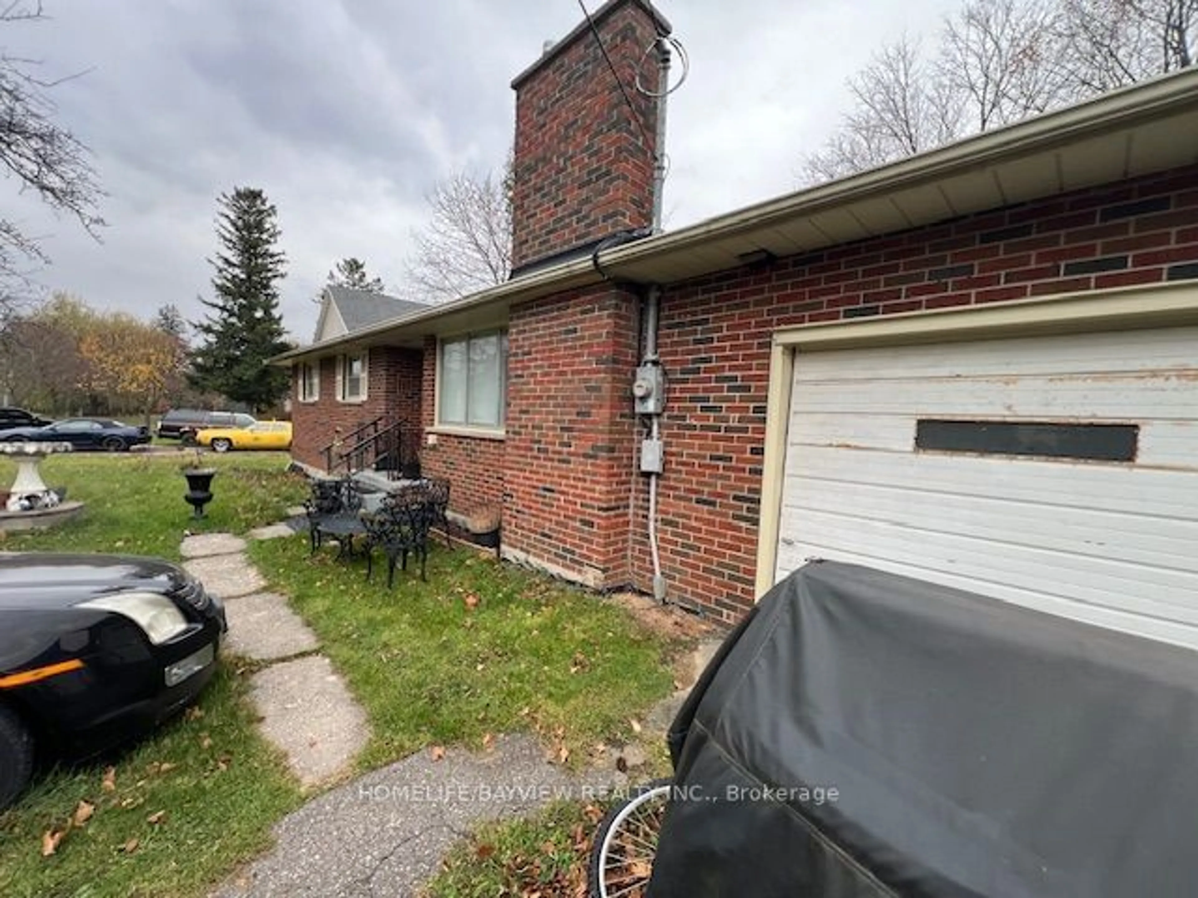 Frontside or backside of a home, the street view for 6531 King Rd, King Ontario L0G 1N0