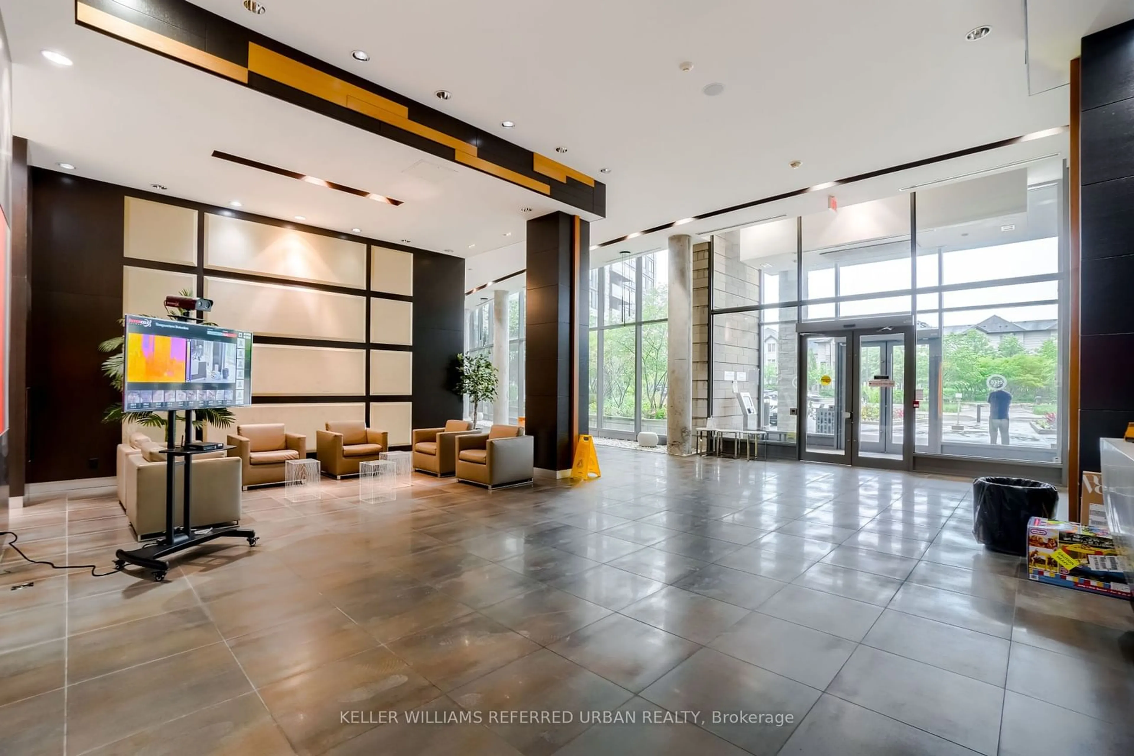 Indoor lobby, ceramic floors for 273 South Park Rd #1002, Markham Ontario L3T 0B5