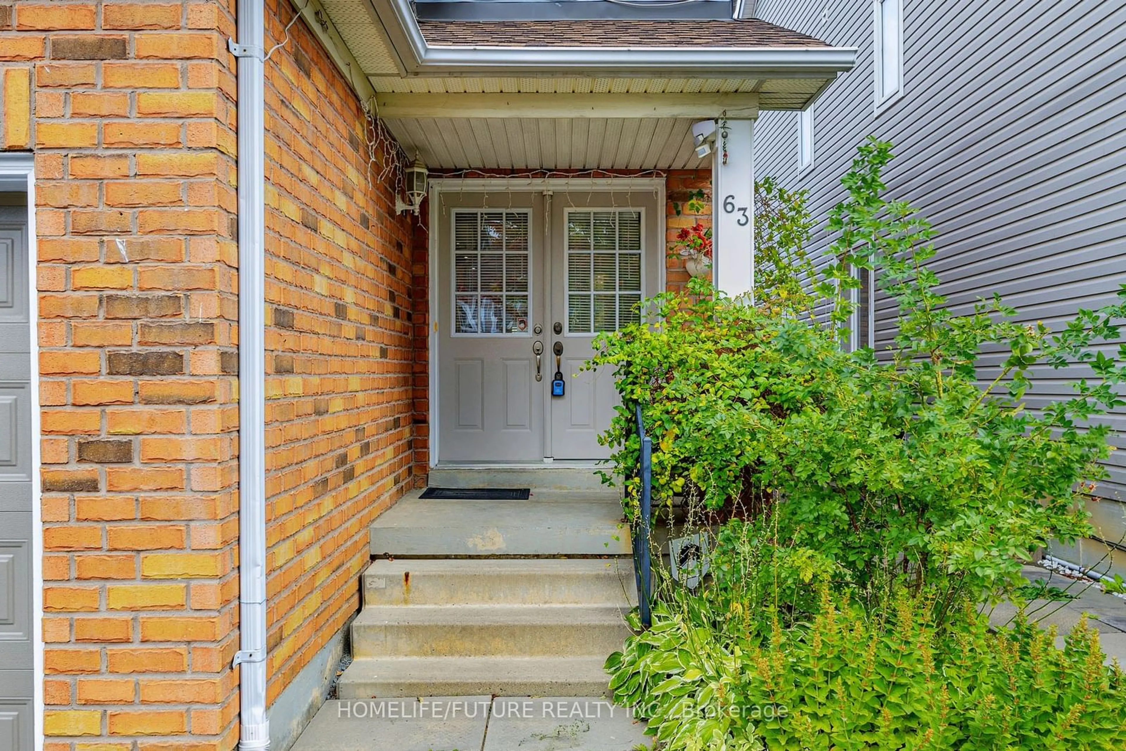 Indoor entryway, wood floors for 63 Billingsley Cres, Markham Ontario L3S 4P2