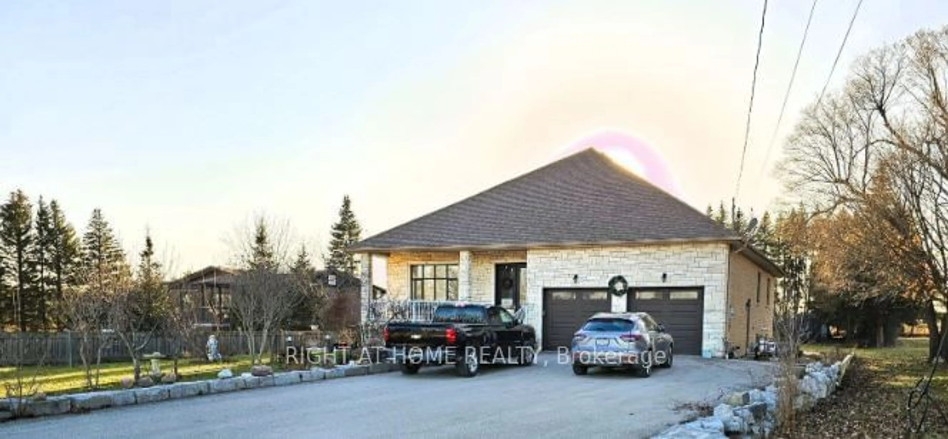 Frontside or backside of a home, the street view for 40 Simmons St, Vaughan Ontario L4L 1A7