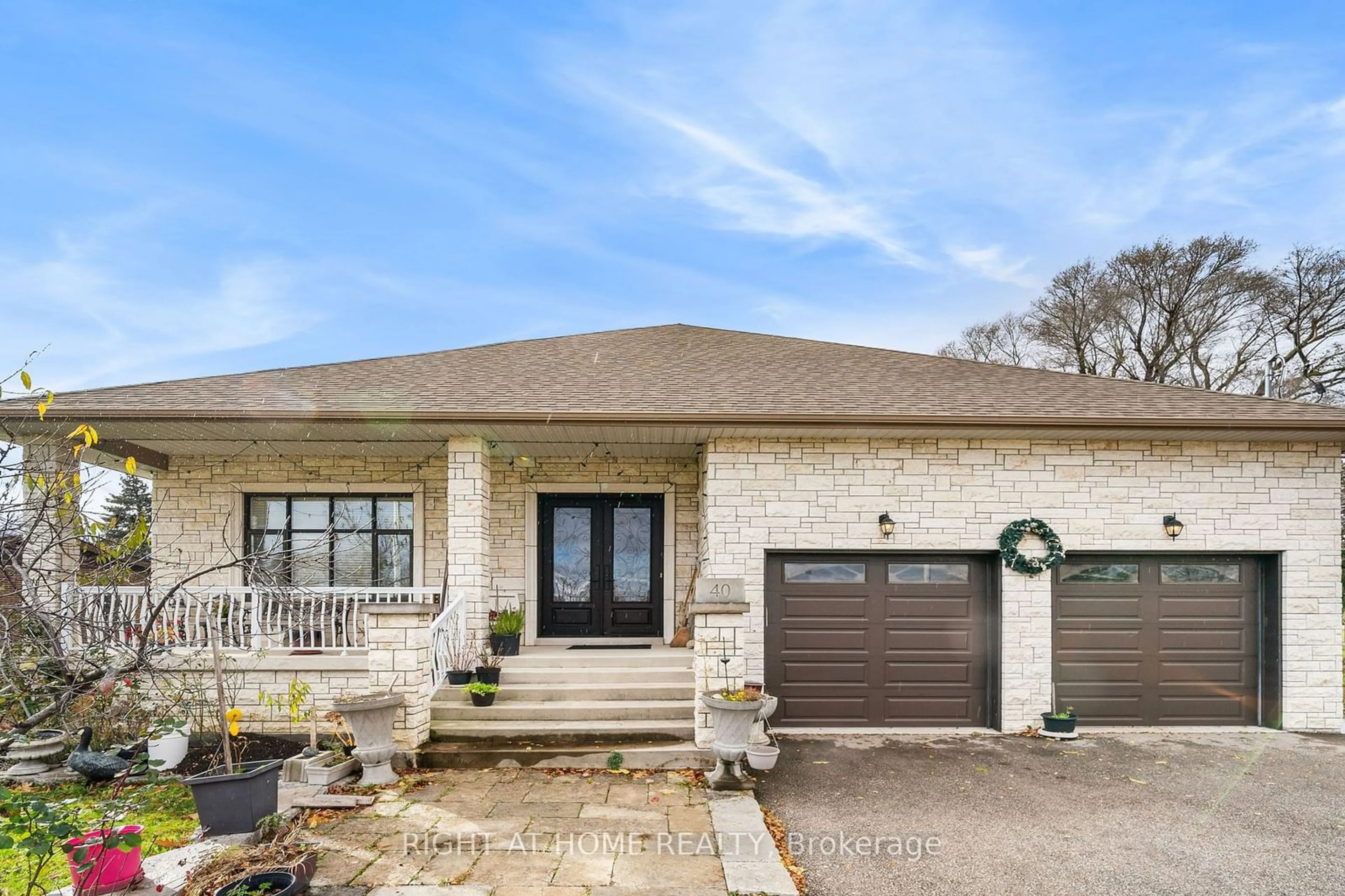 Frontside or backside of a home, cottage for 40 Simmons St, Vaughan Ontario L4L 1A7