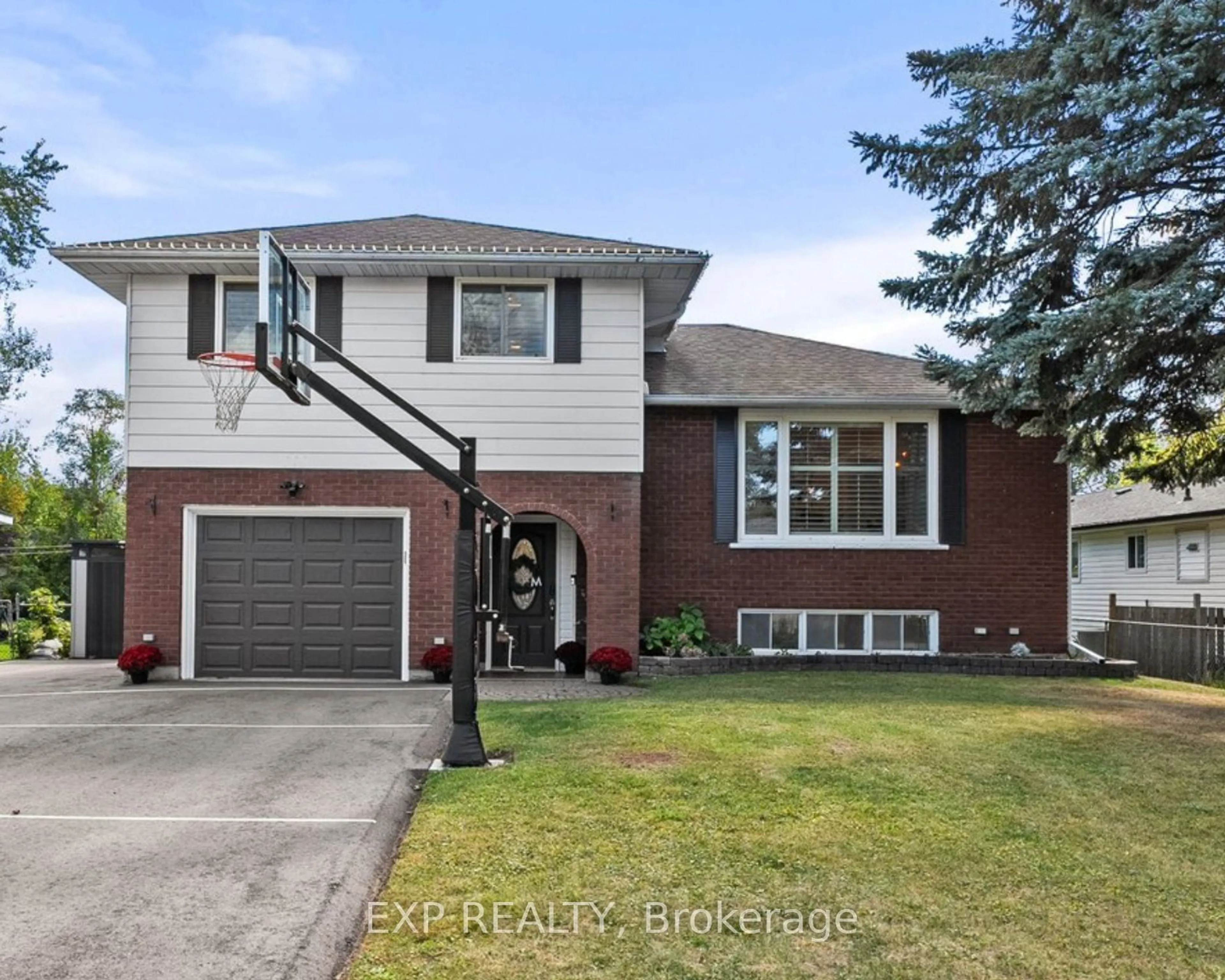 Frontside or backside of a home, the street view for 343 Walter Dr, Georgina Ontario L4P 3A8