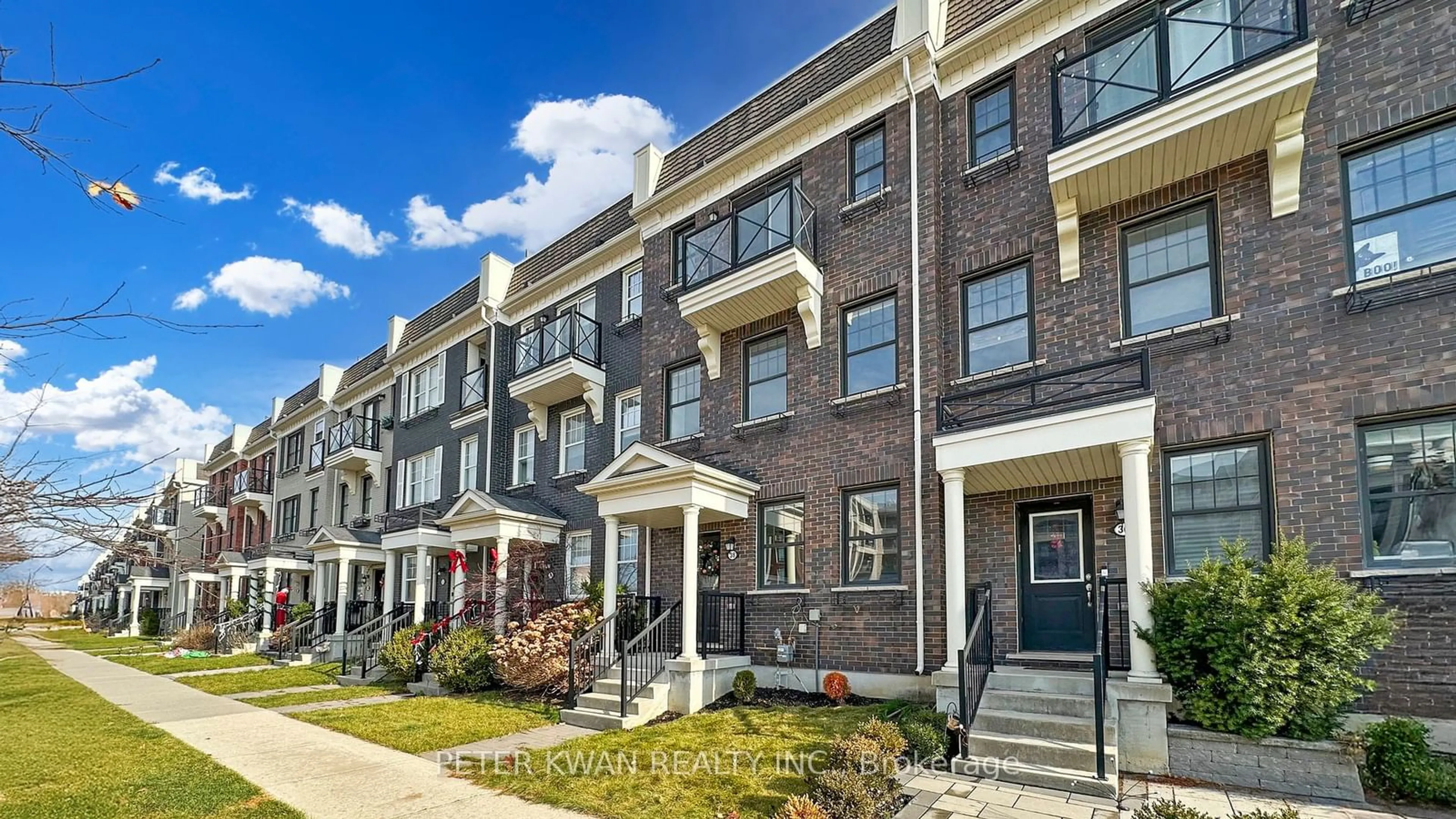 A pic from exterior of the house or condo, the front or back of building for 38 Baker Hill Blvd, Whitchurch-Stouffville Ontario L4A 1Y6