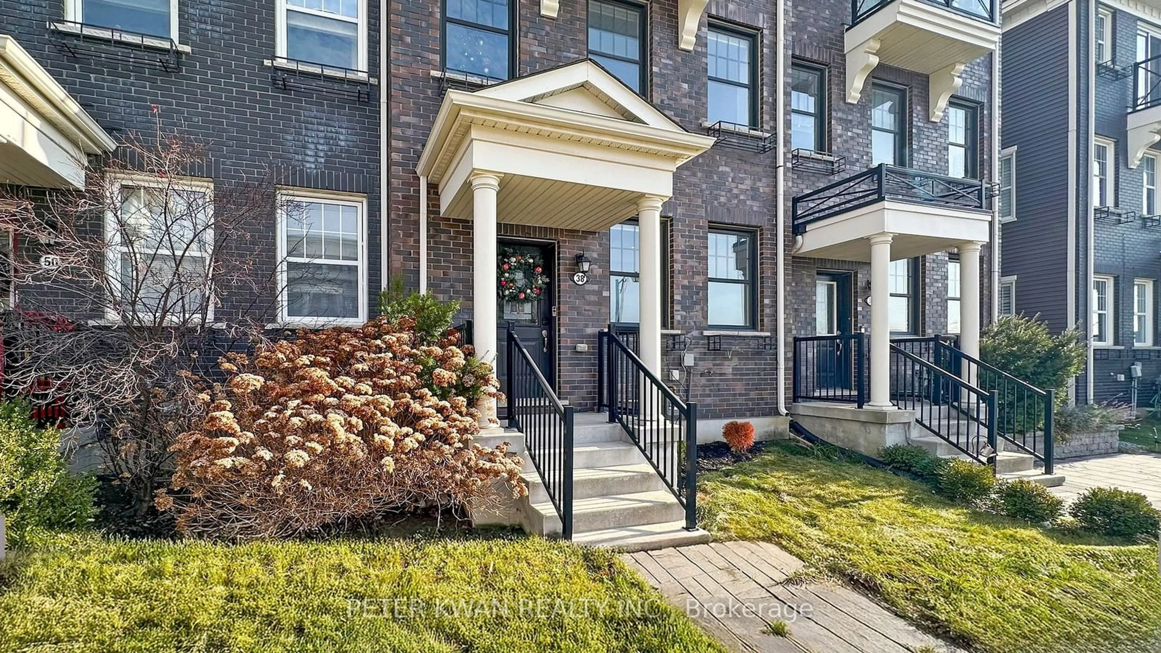 A pic from exterior of the house or condo, the street view for 38 Baker Hill Blvd, Whitchurch-Stouffville Ontario L4A 1Y6