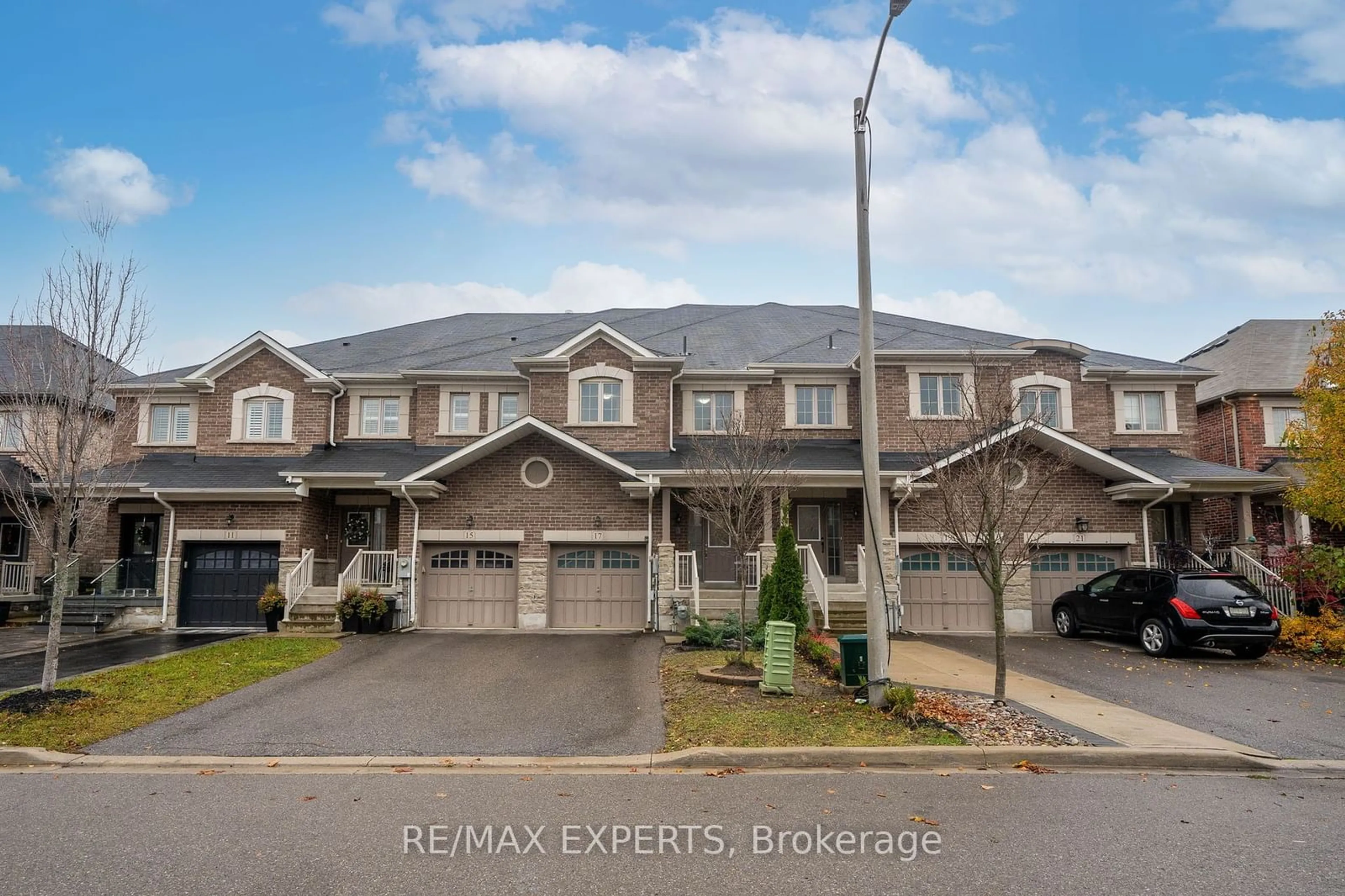 A pic from exterior of the house or condo, the street view for 17 Zachary Pl, Vaughan Ontario L4H 0C2