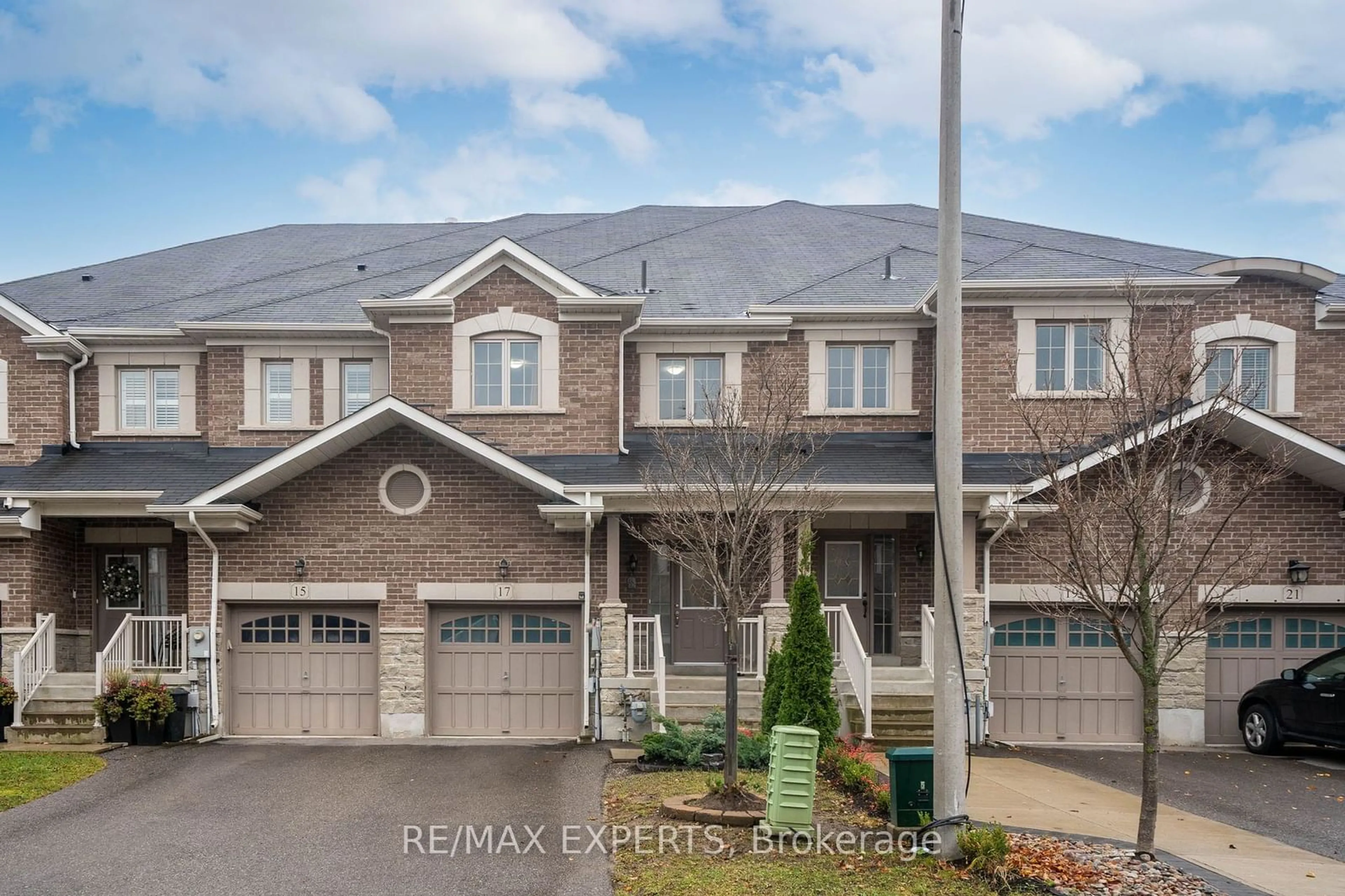 A pic from exterior of the house or condo, the street view for 17 Zachary Pl, Vaughan Ontario L4H 0C2