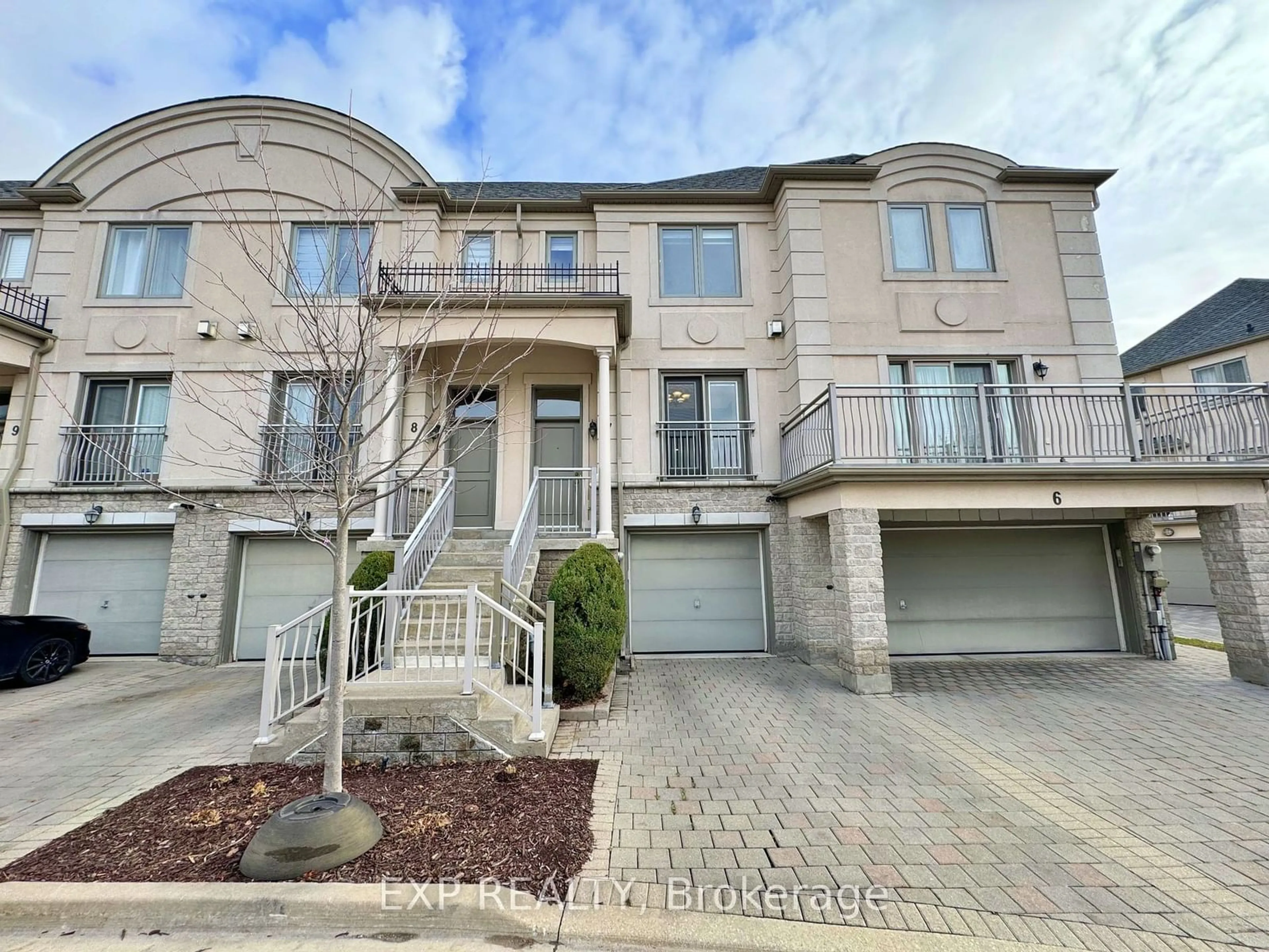 A pic from exterior of the house or condo, the street view for 9133 Bayview Ave #TH7, Richmond Hill Ontario L4B 4C5