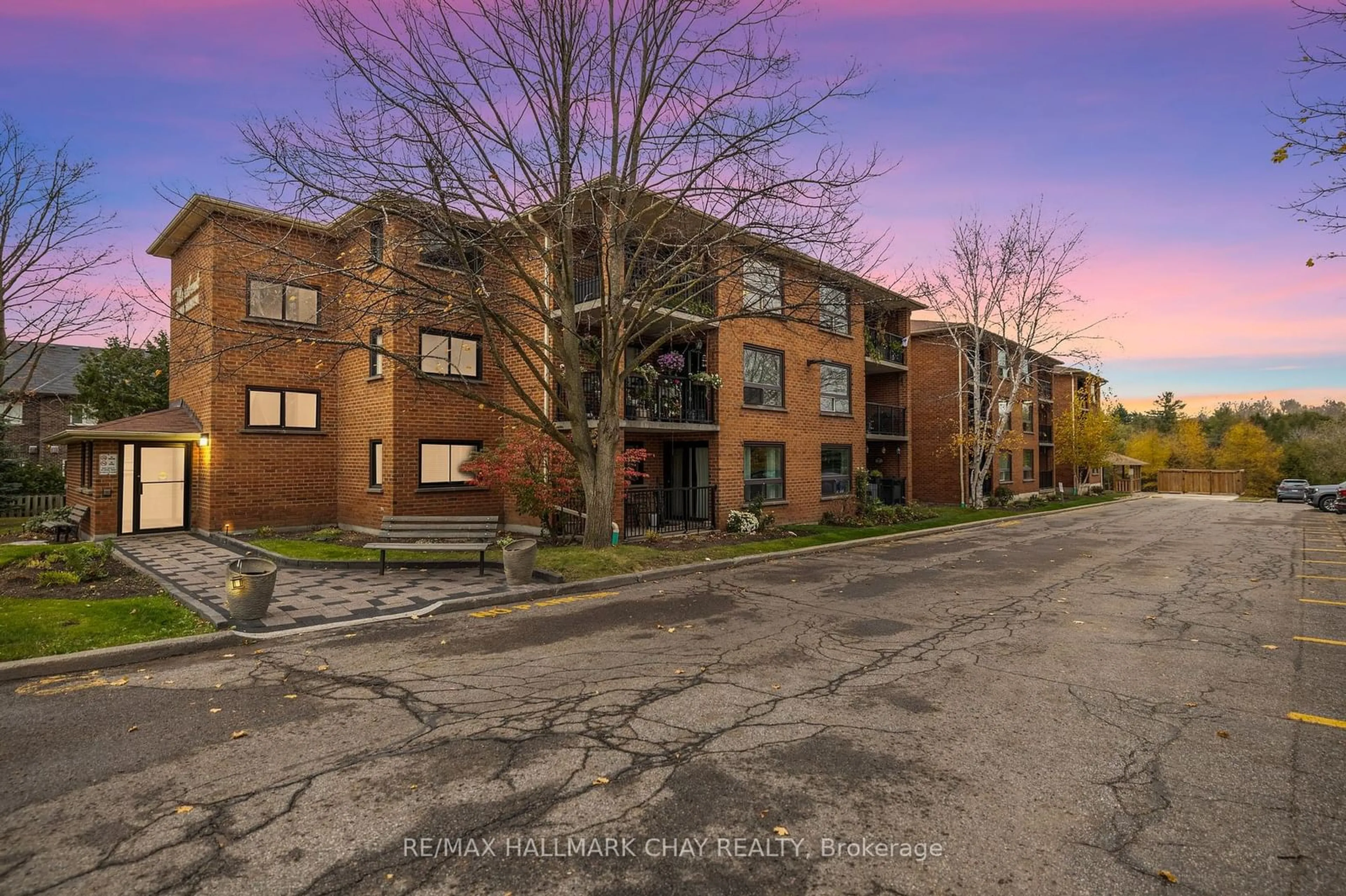 A pic from exterior of the house or condo, the front or back of building for 219 Main St #307, Uxbridge Ontario L9P 1C4