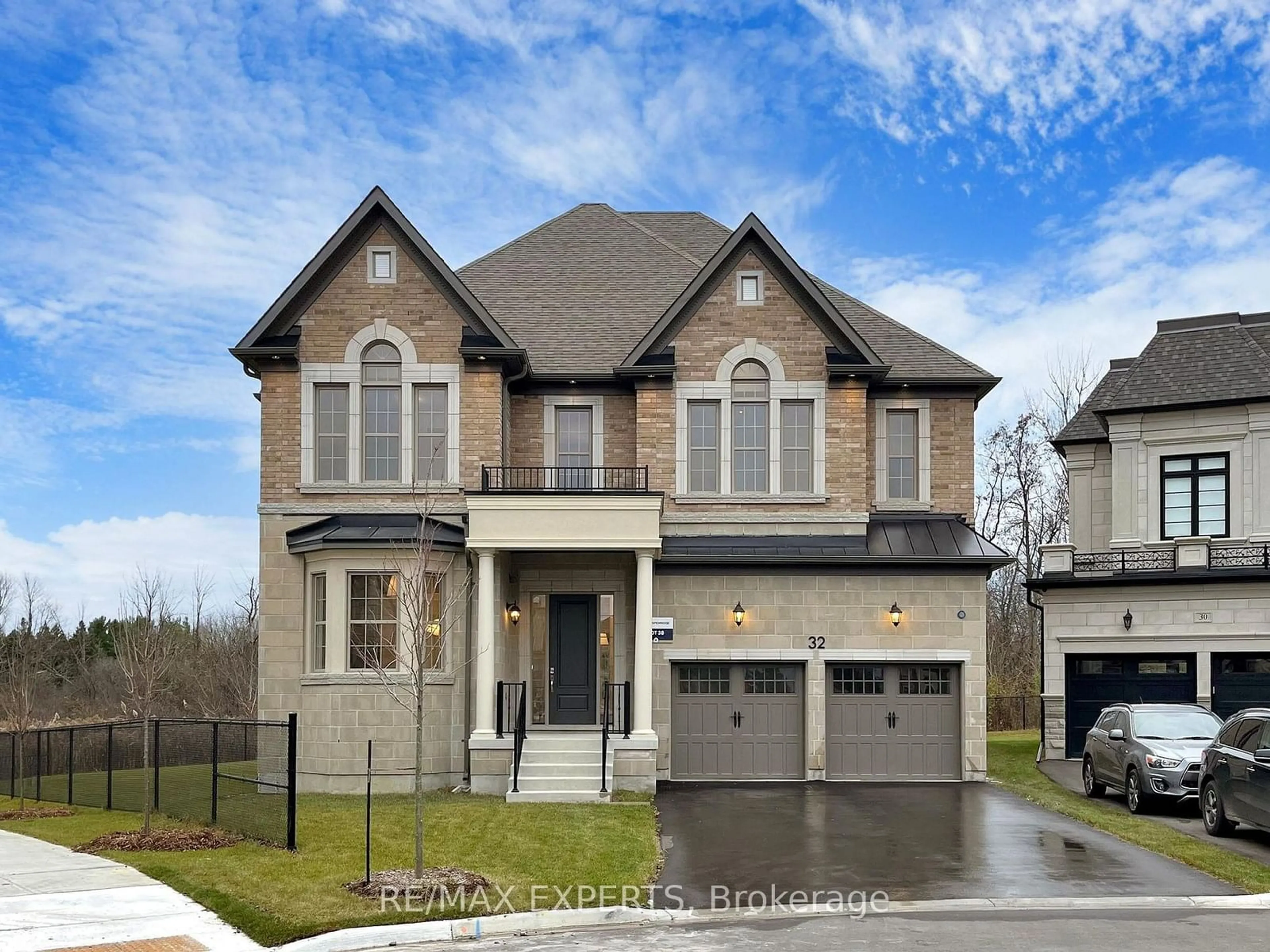 Home with brick exterior material for 32 Night Sky Crt, Richmond Hill Ontario L4C 2R4