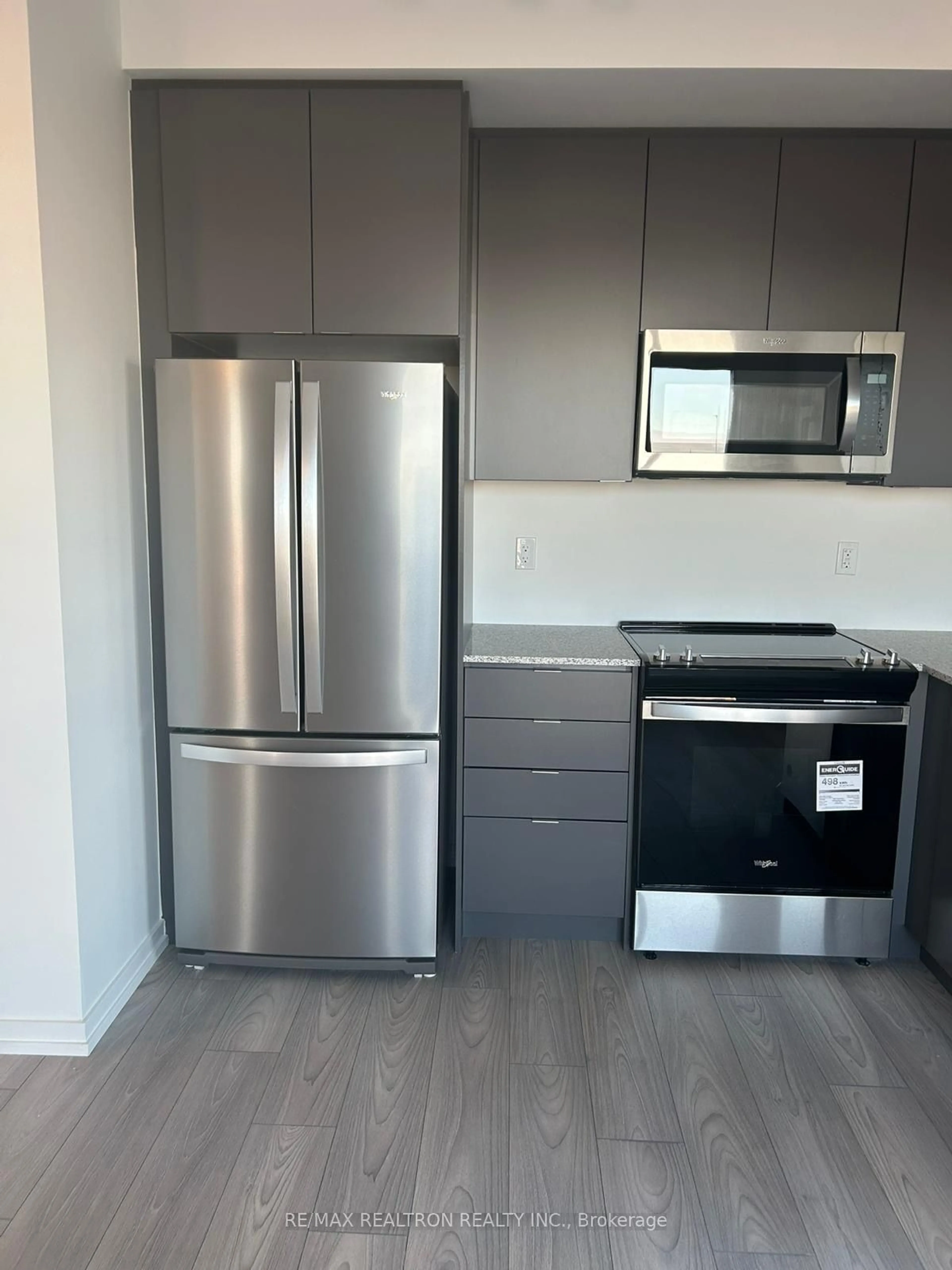 Standard kitchen, wood/laminate floor for 11 Lytham Green Circ #0191, Newmarket Ontario L3Y 0C7