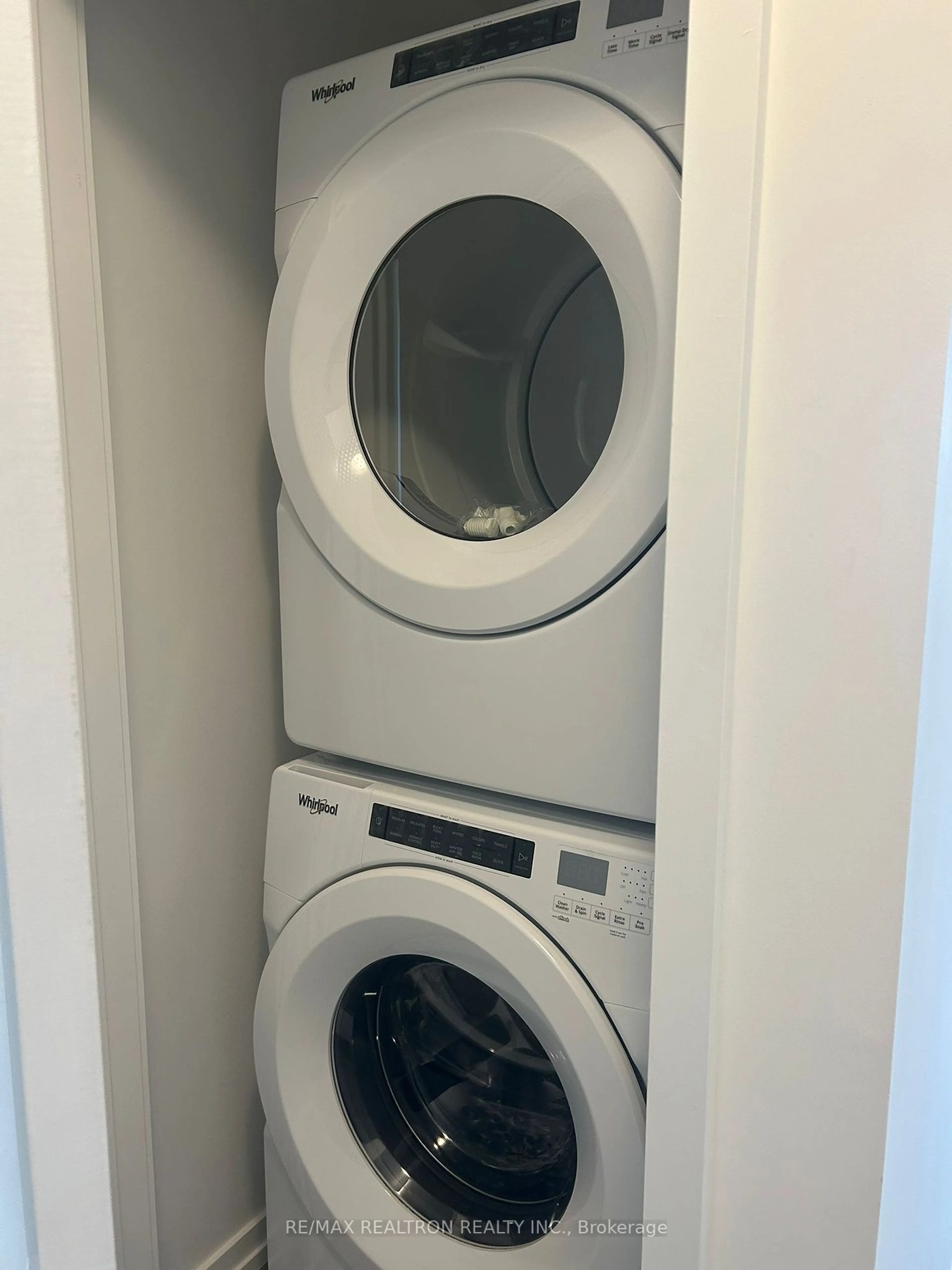 Laundry room for 11 Lytham Green Circ #0191, Newmarket Ontario L3Y 0C7