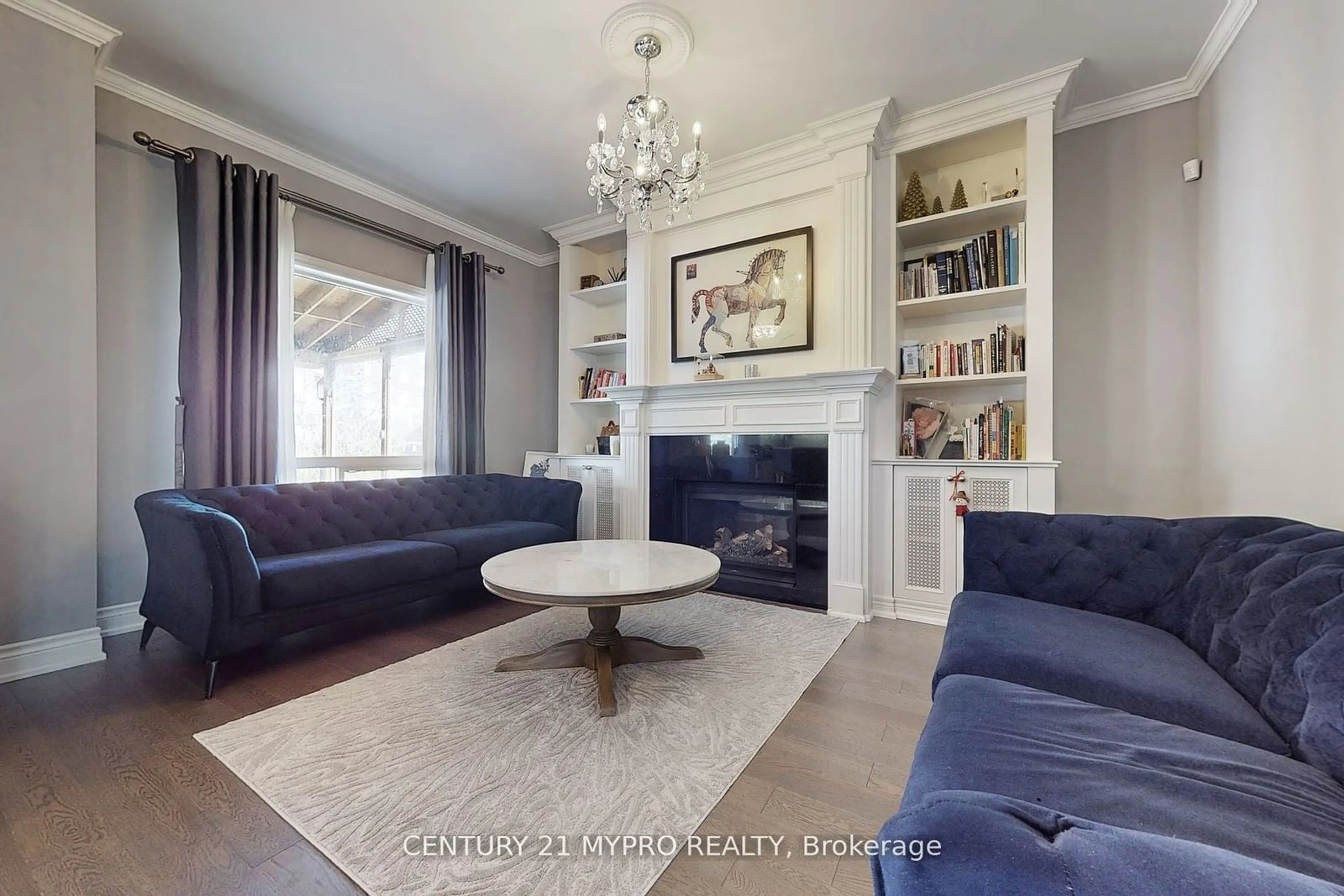 Living room, wood floors for 34 Estate Garden Dr, Richmond Hill Ontario L4E 3V3