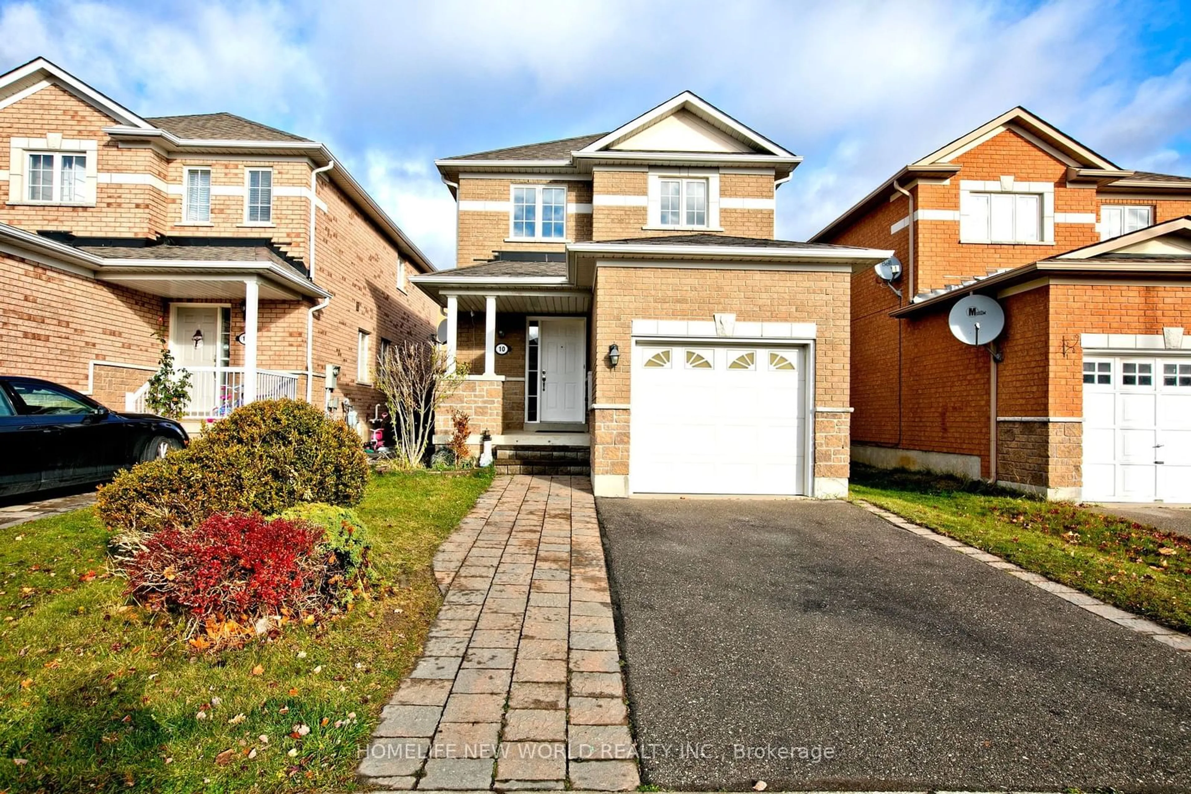 Frontside or backside of a home, the street view for 10 Primont Dr, Richmond Hill Ontario L4S 2V5