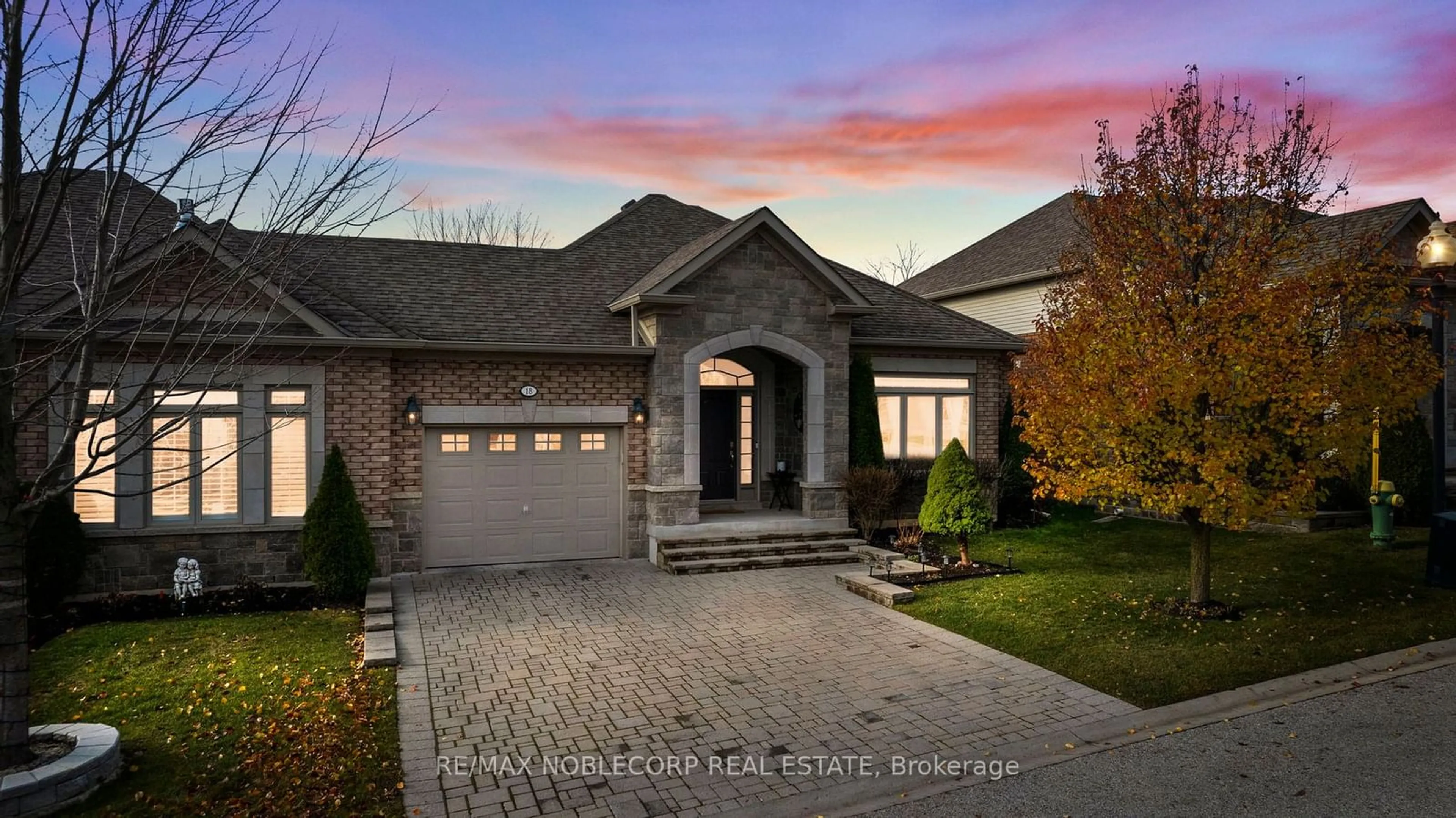 Home with brick exterior material for 18 Upper Highland #31, New Tecumseth Ontario L9R 0K5