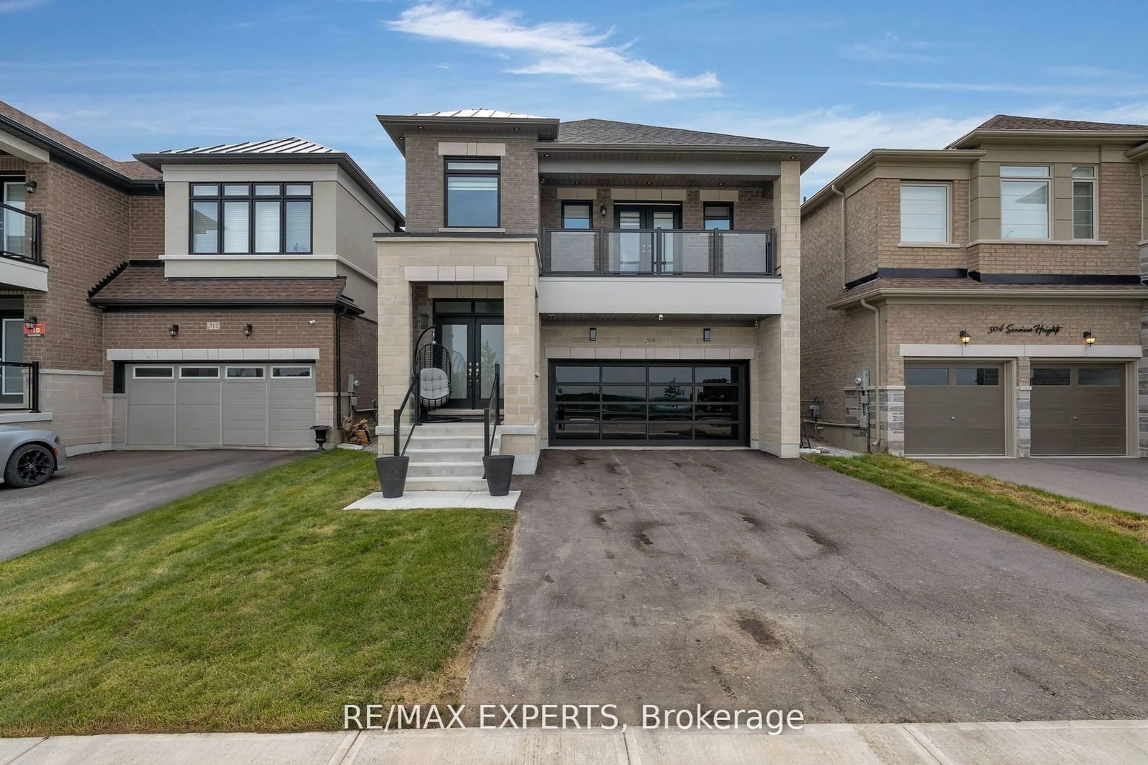 Frontside or backside of a home, the street view for 508 Seaview Hts, East Gwillimbury Ontario L9N 0Y3