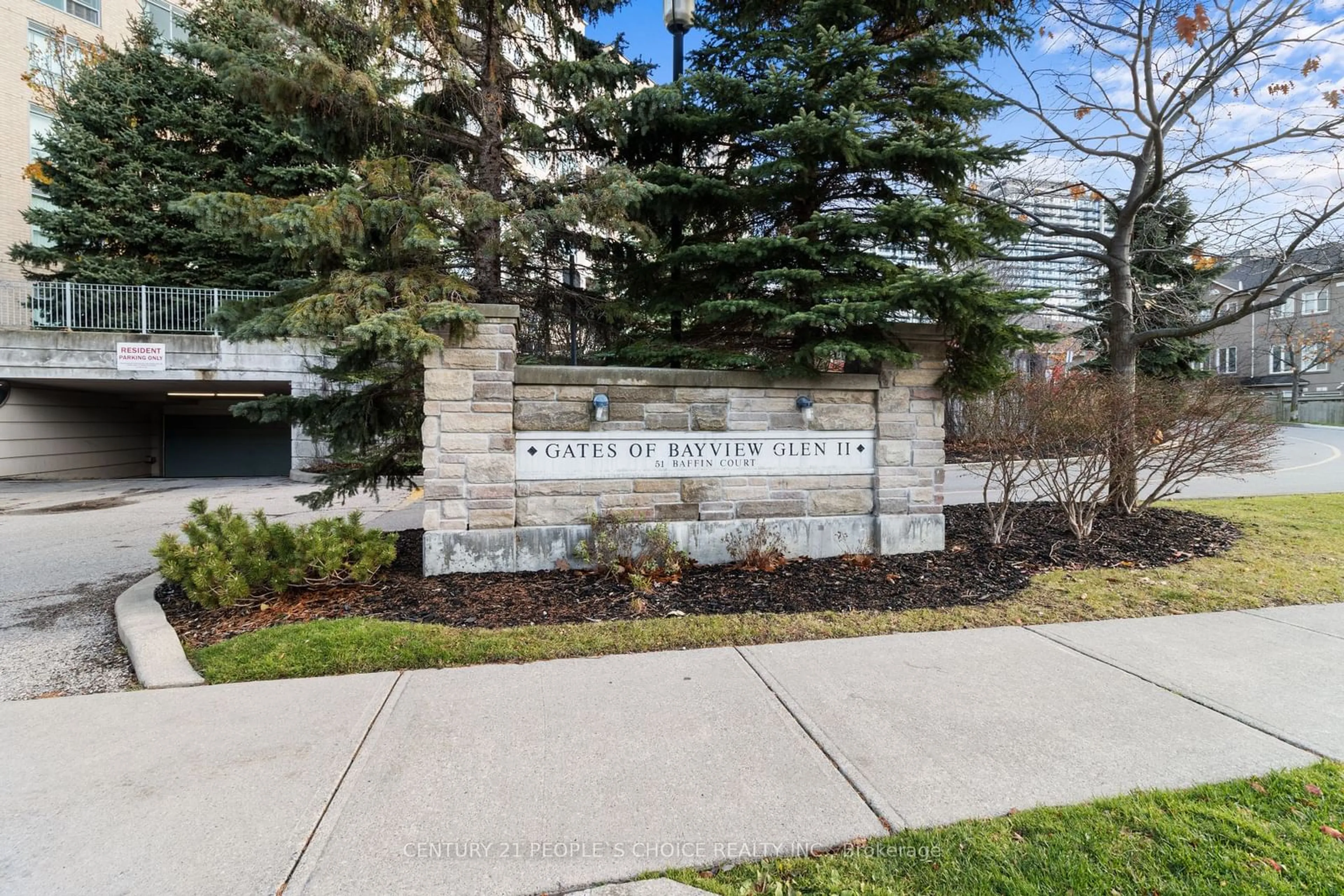 A pic from exterior of the house or condo, the street view for 51 Baffin Crt #110, Richmond Hill Ontario L4B 4P6