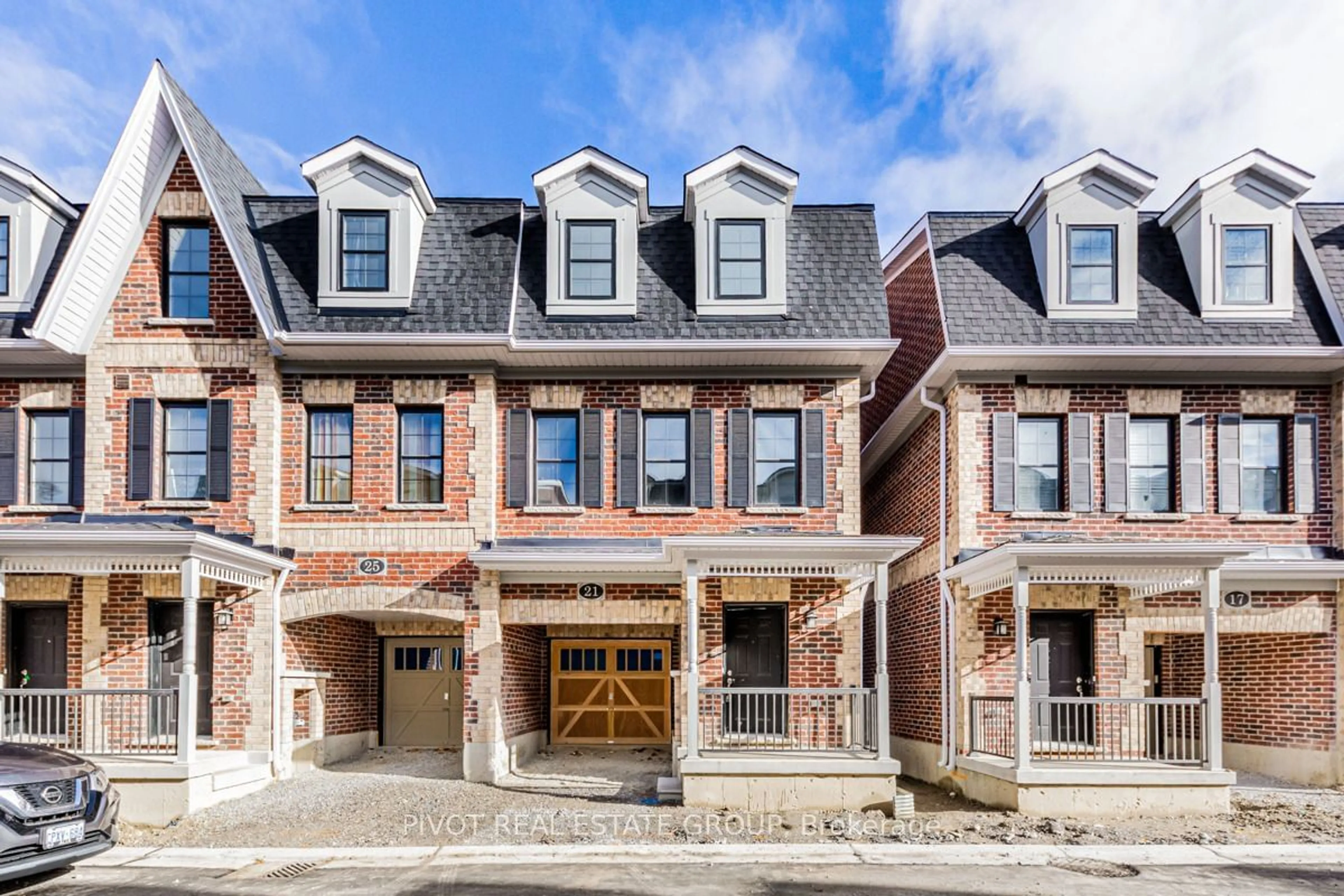 Home with brick exterior material for 21 Kennisis Way, Vaughan Ontario L6A 3Y5