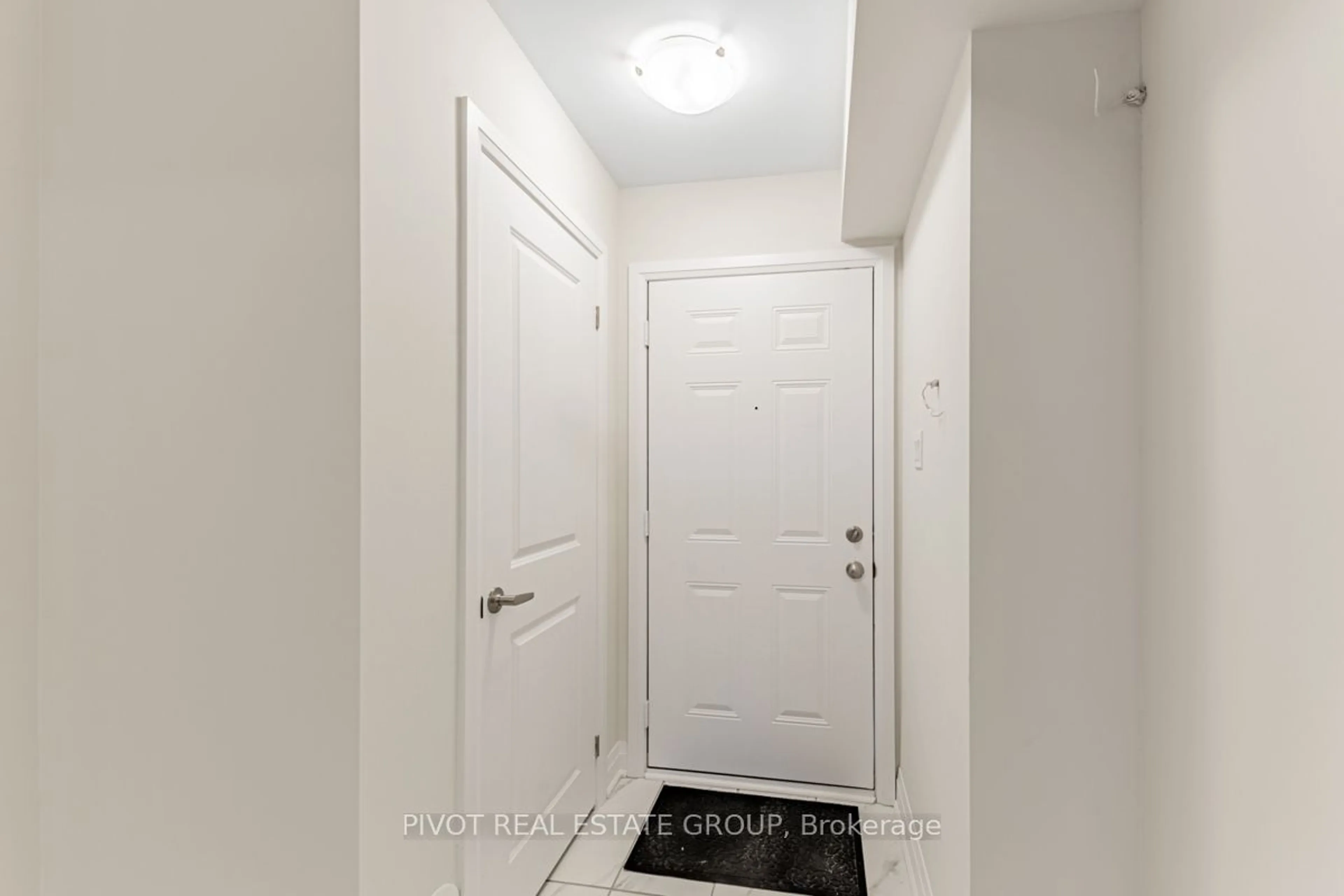 Indoor entryway, not visible floor for 21 Kennisis Way, Vaughan Ontario L6A 3Y5