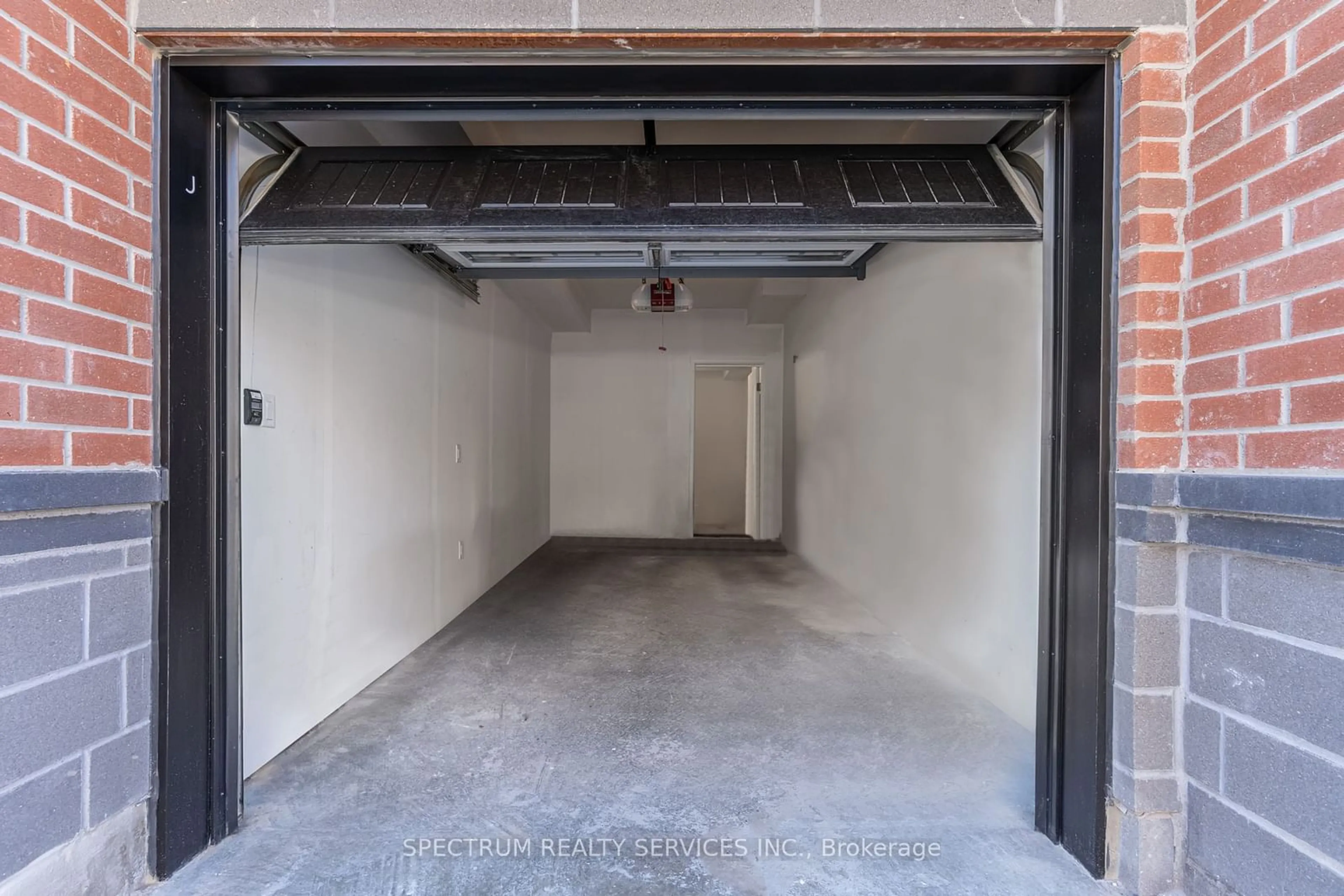 Indoor garage, cement floor for 9 Phelps Lane #10, Richmond Hill Ontario L4E 1J4