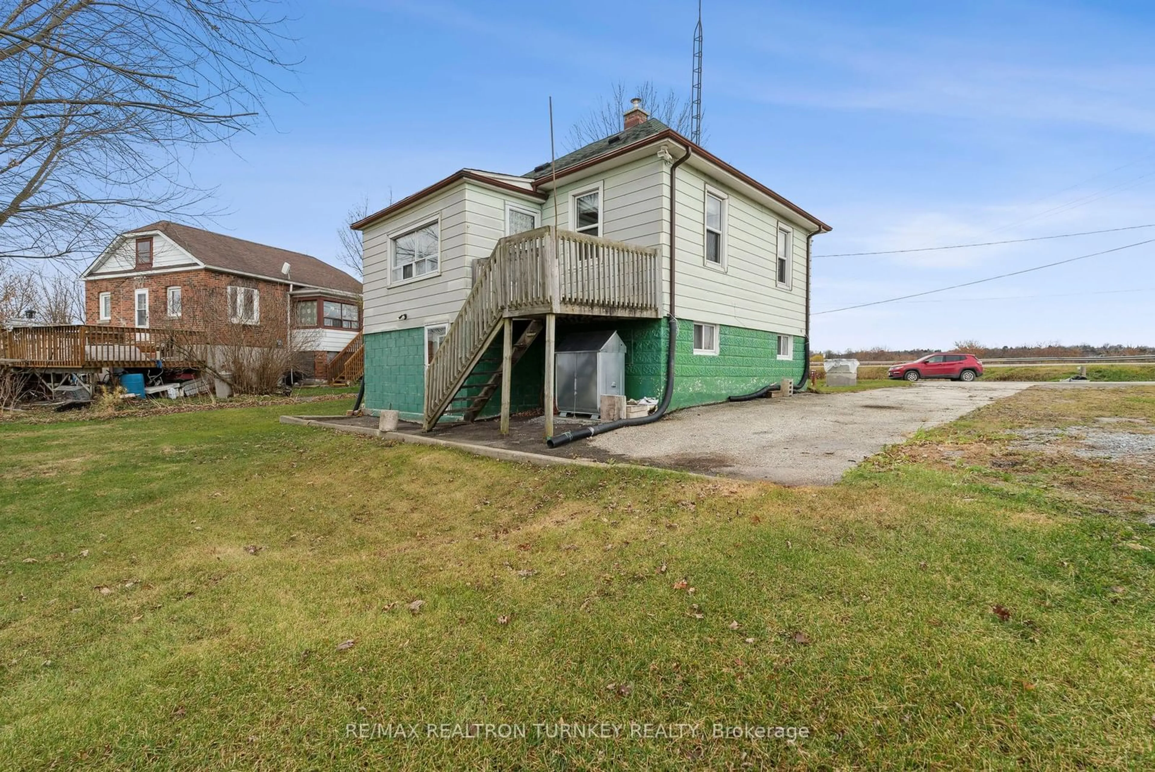 Frontside or backside of a home, the front or back of building for 3 Grencer Rd, Bradford West Gwillimbury Ontario L3Z 3Z2