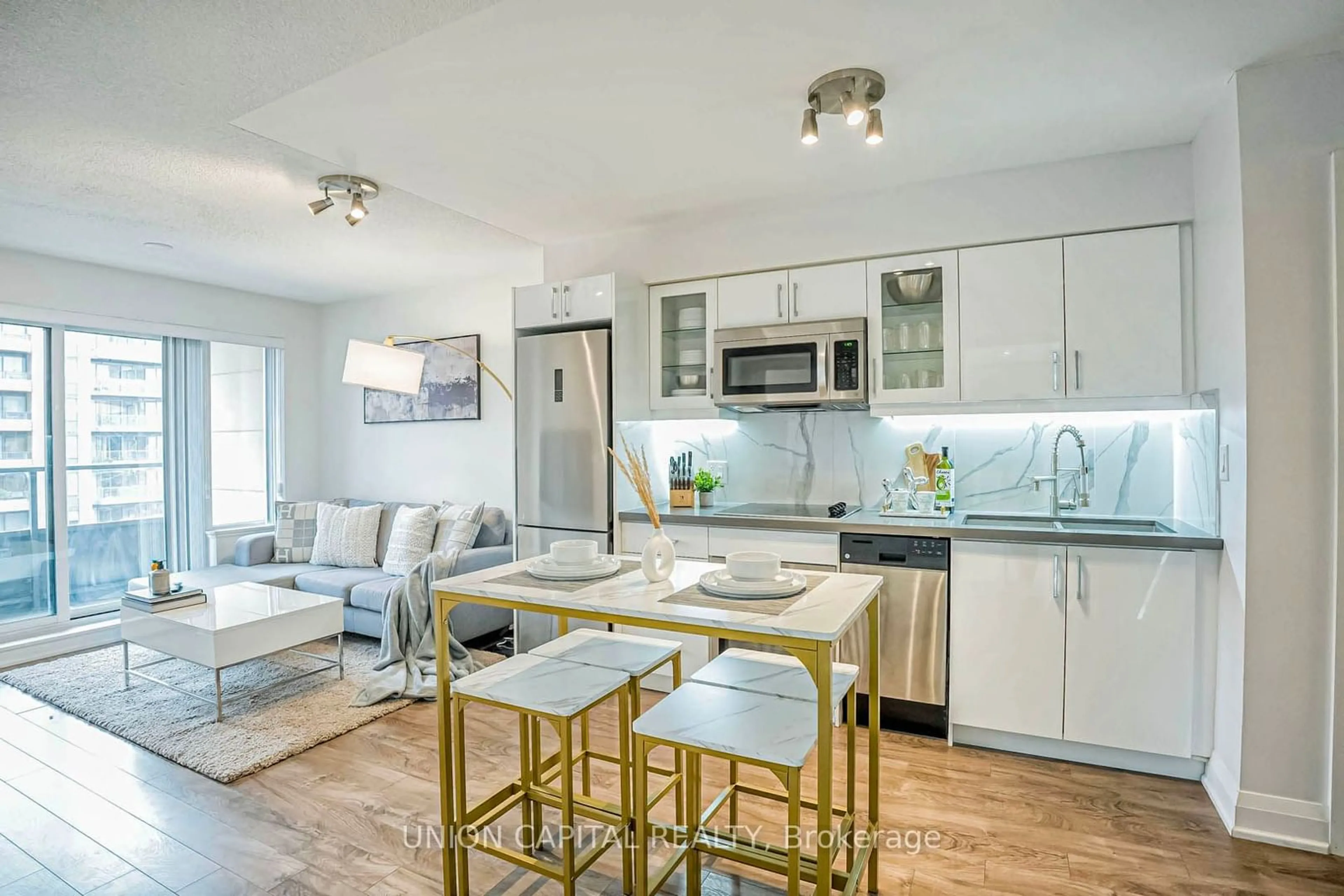 Open concept kitchen for 18 Uptown Dr #701, Markham Ontario L3R 5M5