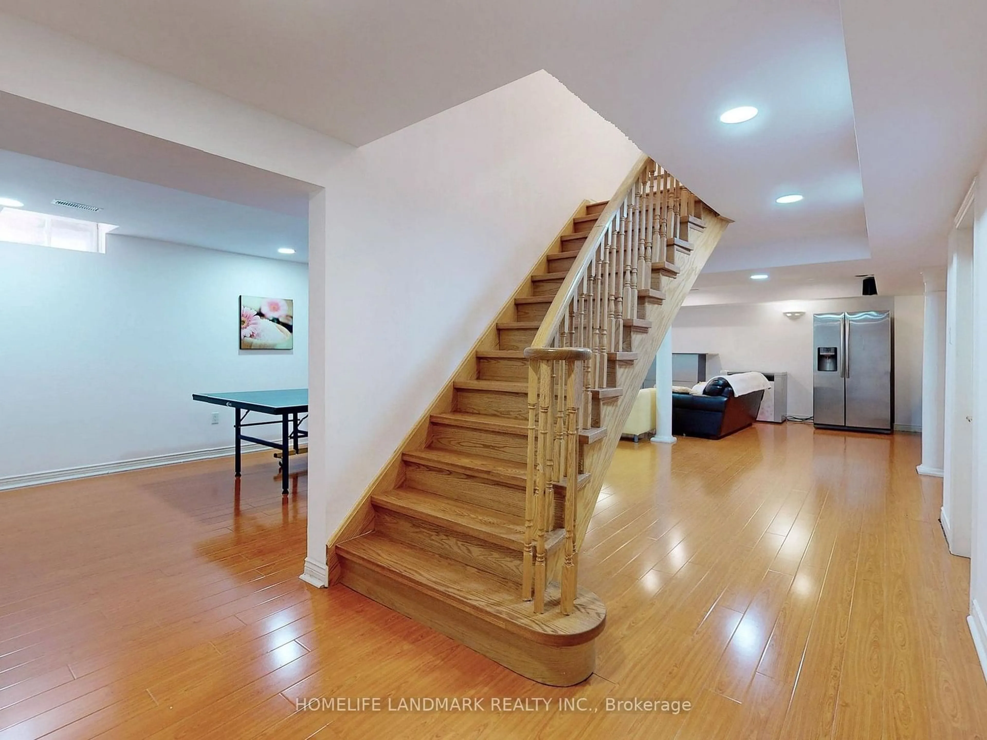 Indoor foyer, wood floors for 64 Bradgate Dr, Markham Ontario L3T 7L9